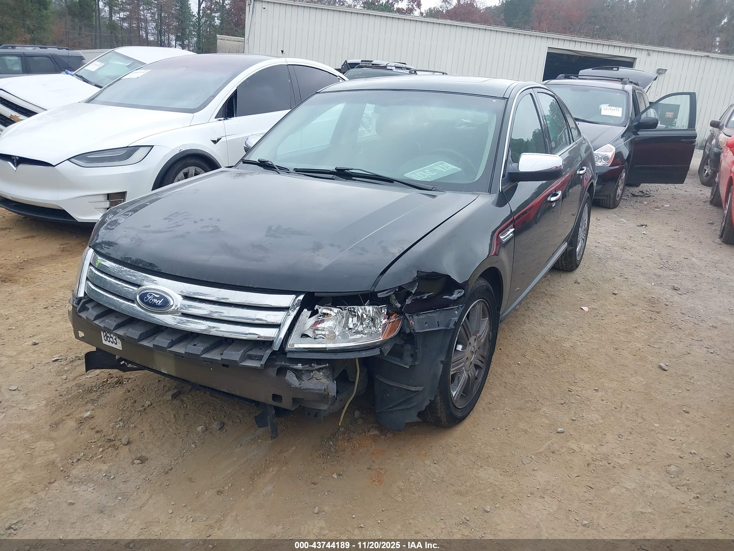 FORD TAURUS image 2