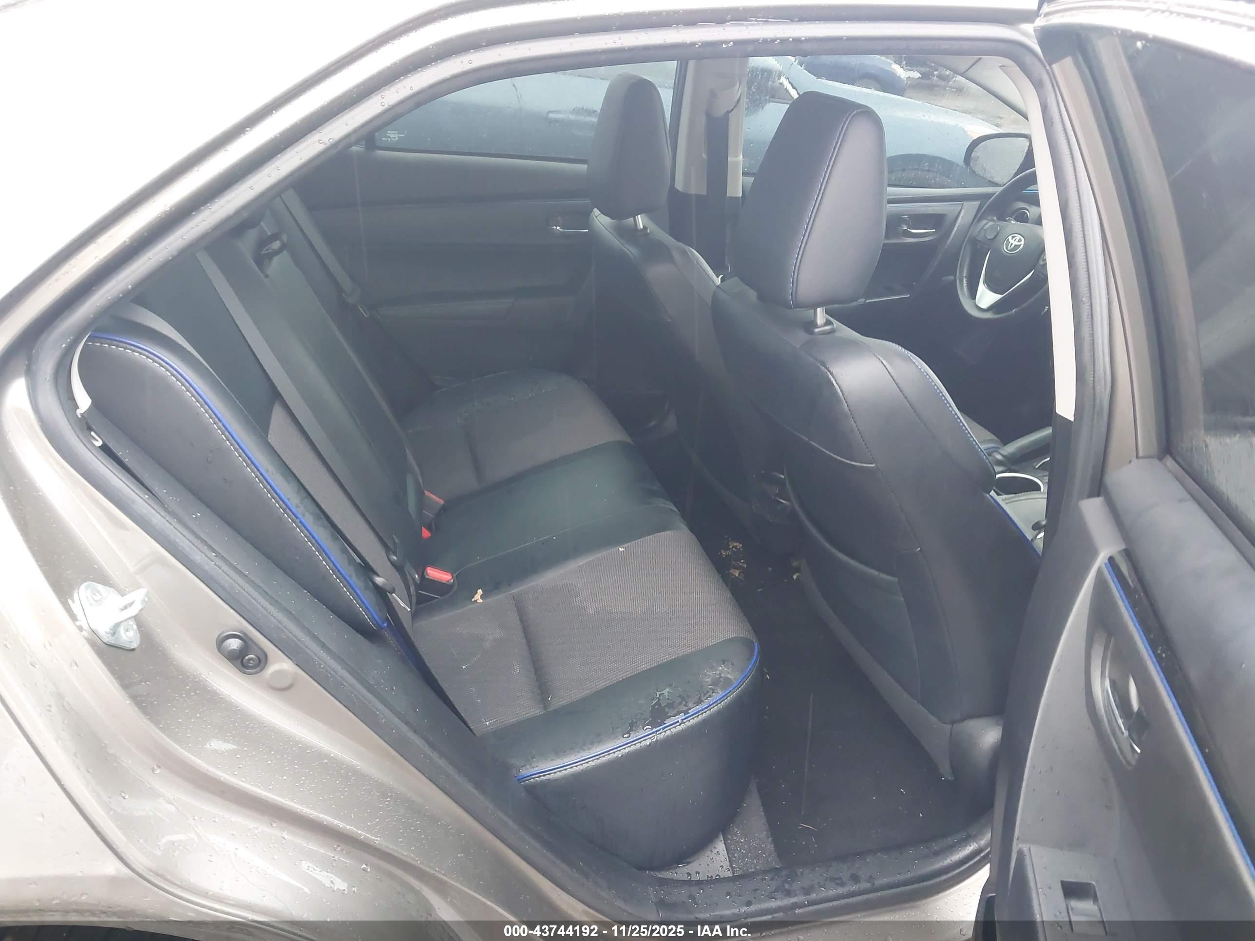 TOYOTA COROLLA image 8