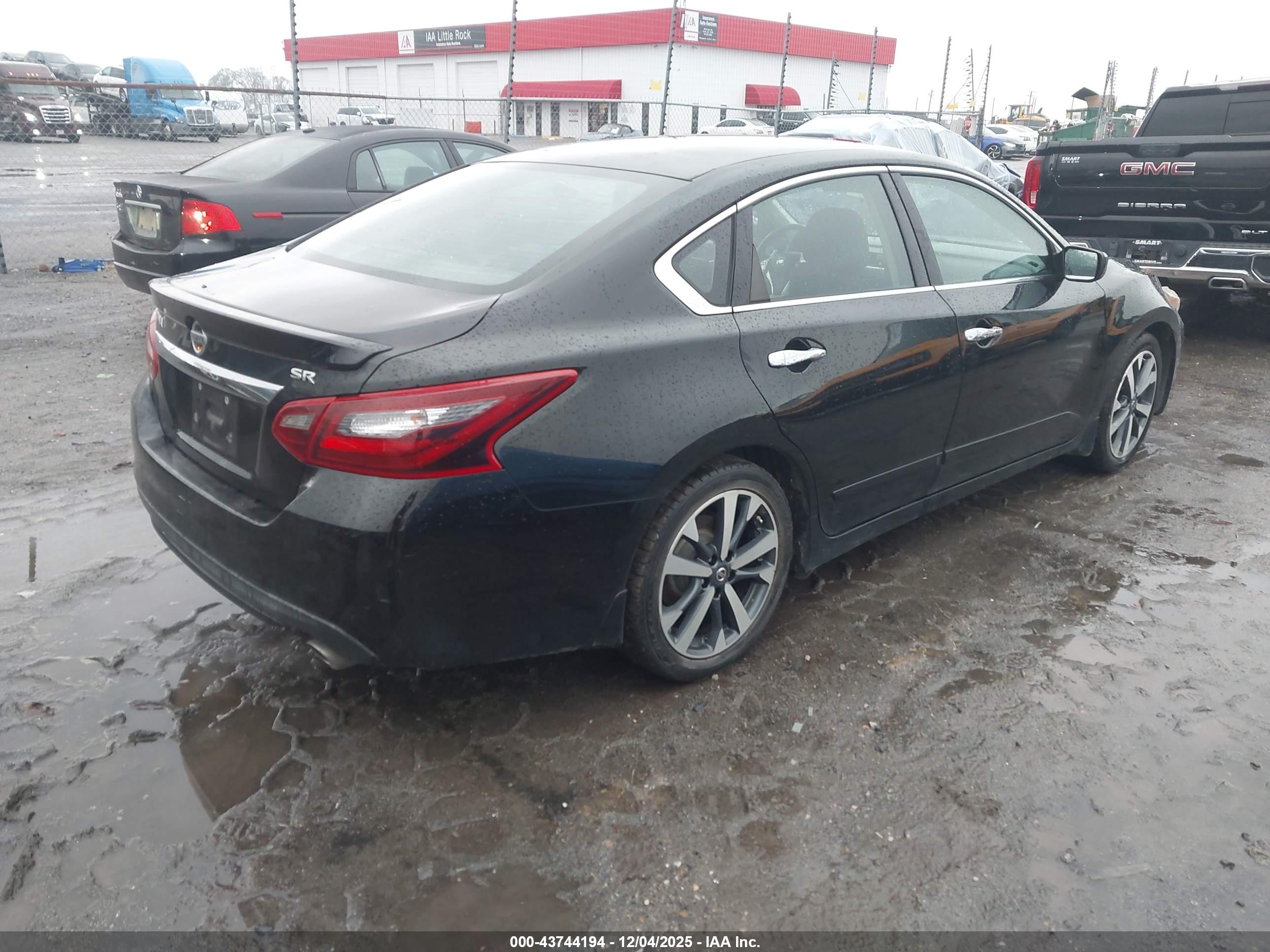 NISSAN ALTIMA image 4