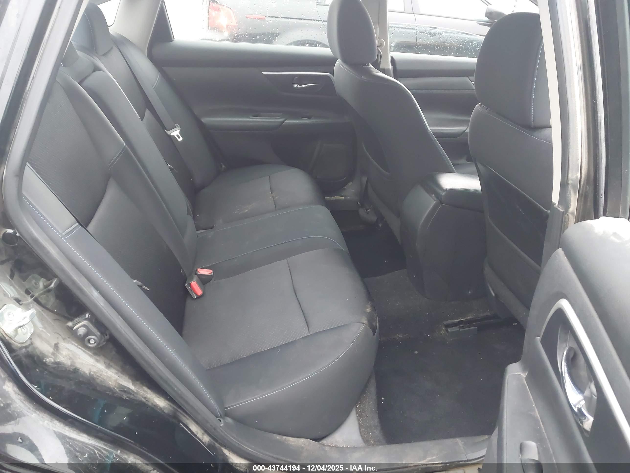 NISSAN ALTIMA image 8