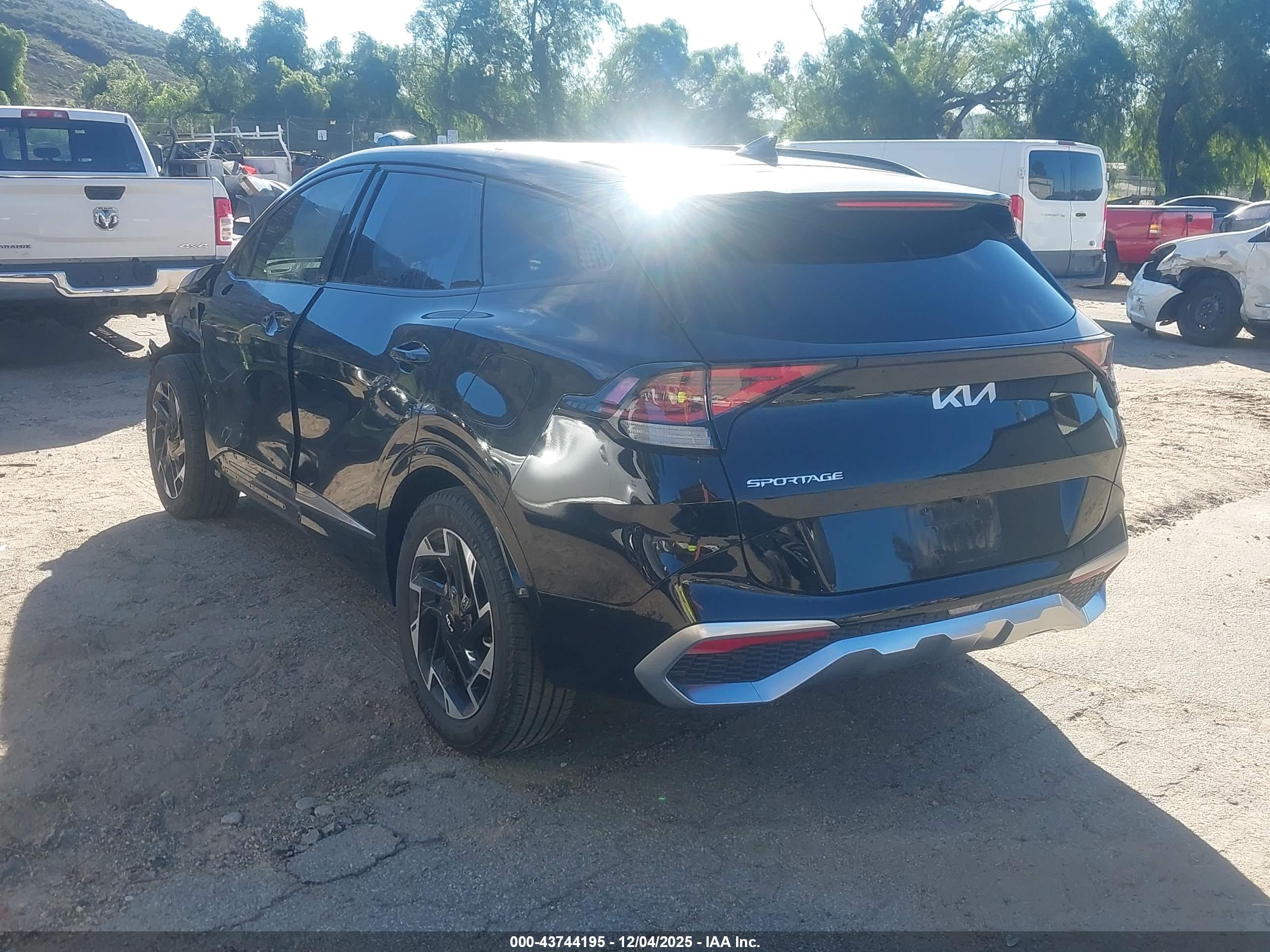 KIA SPORTAGE image 3