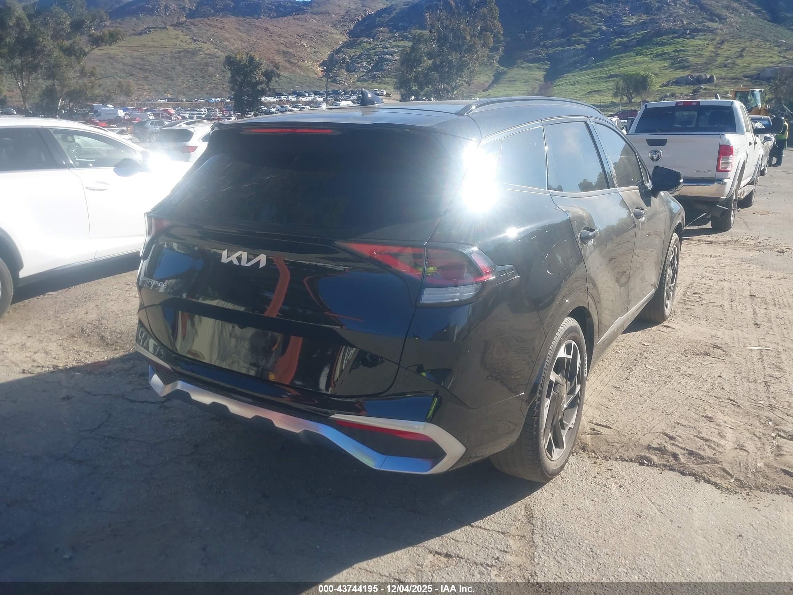 KIA SPORTAGE image 4