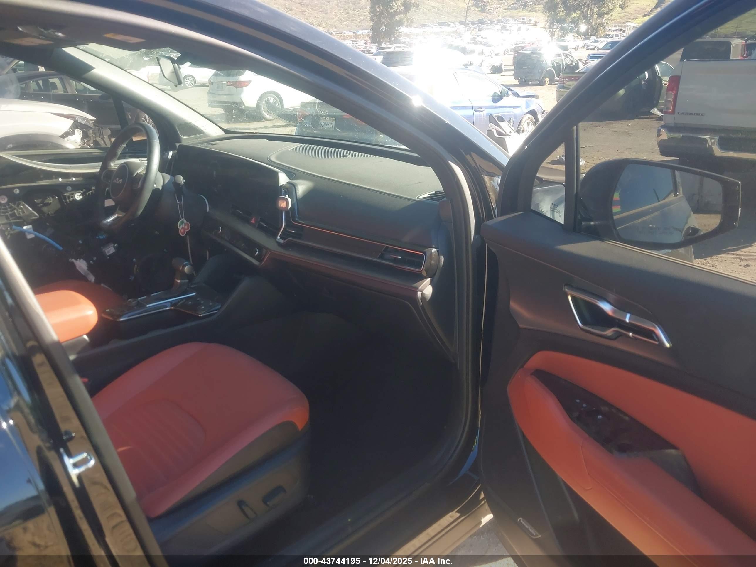 KIA SPORTAGE image 5