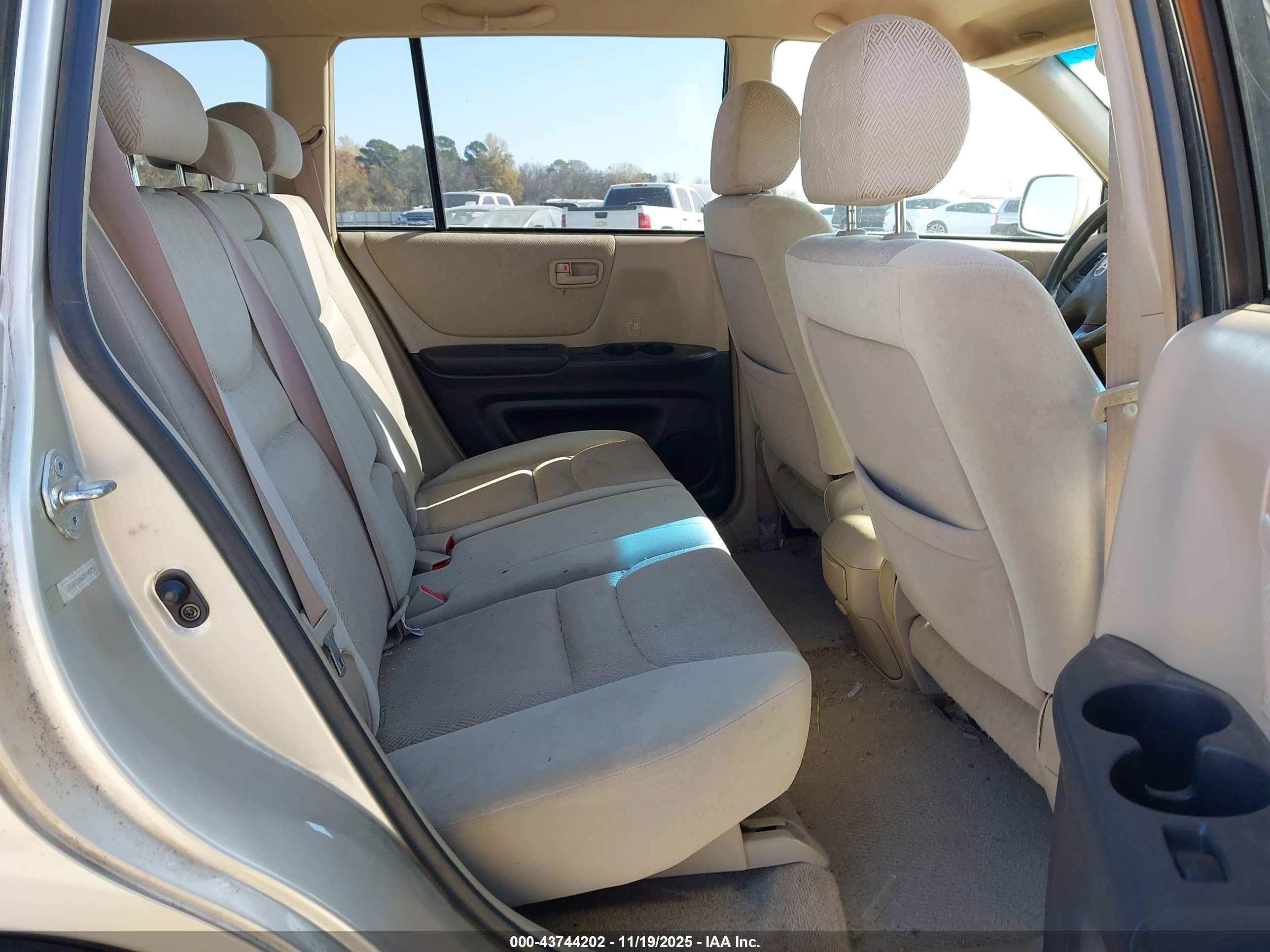 TOYOTA HIGHLANDER image 8