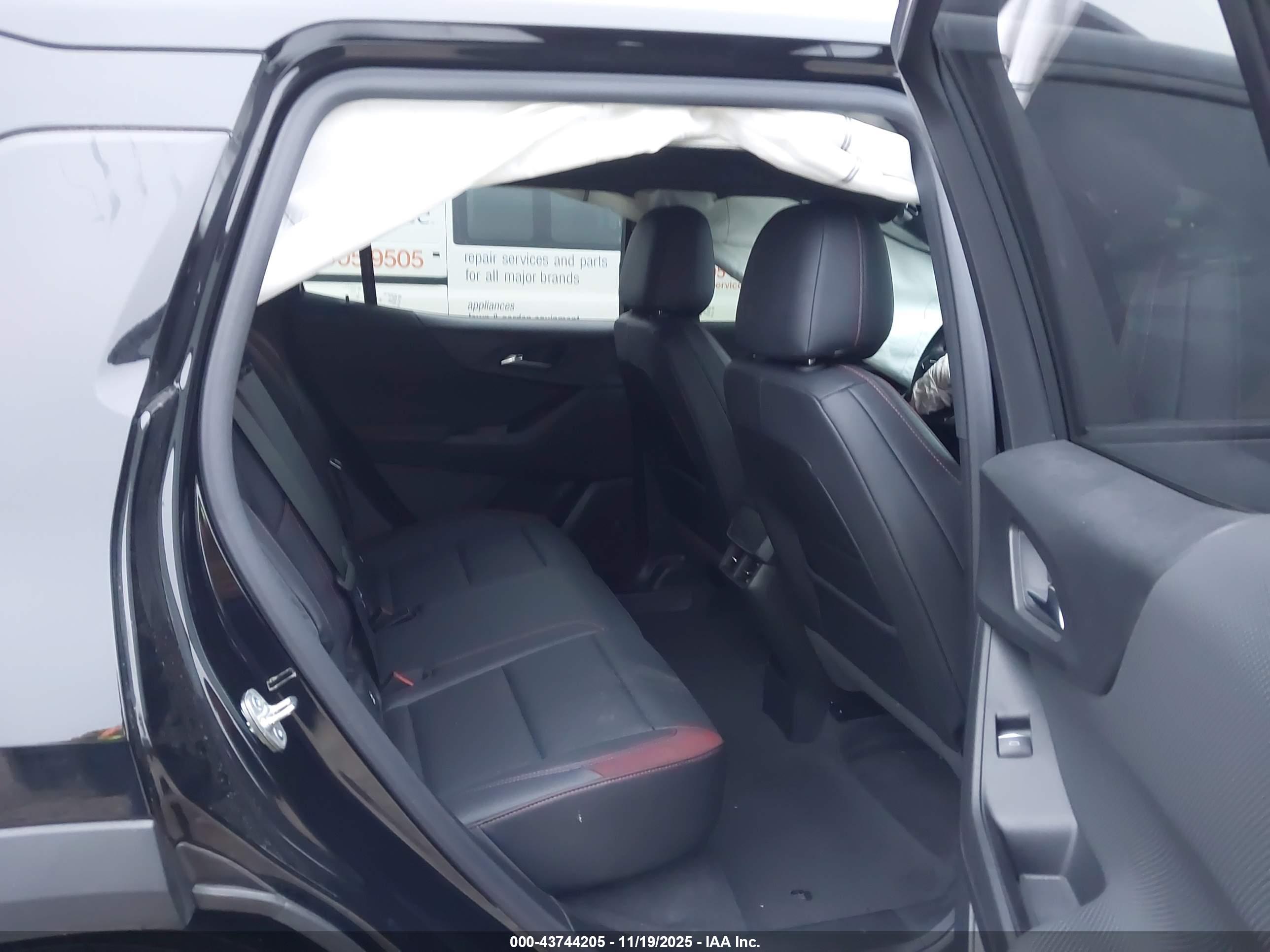 CHEVROLET EQUINOX image 8