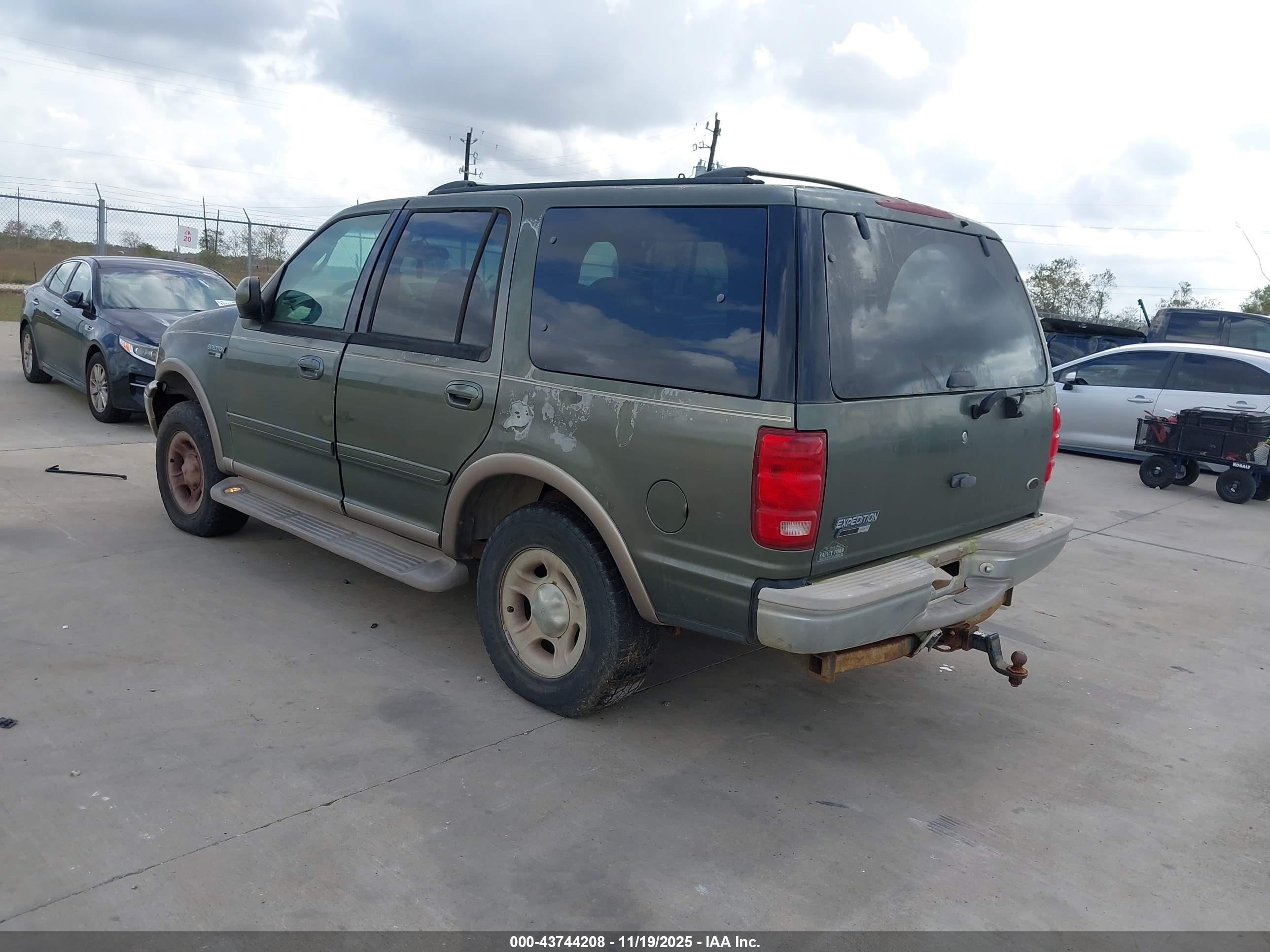 FORD EXPEDITION image 3