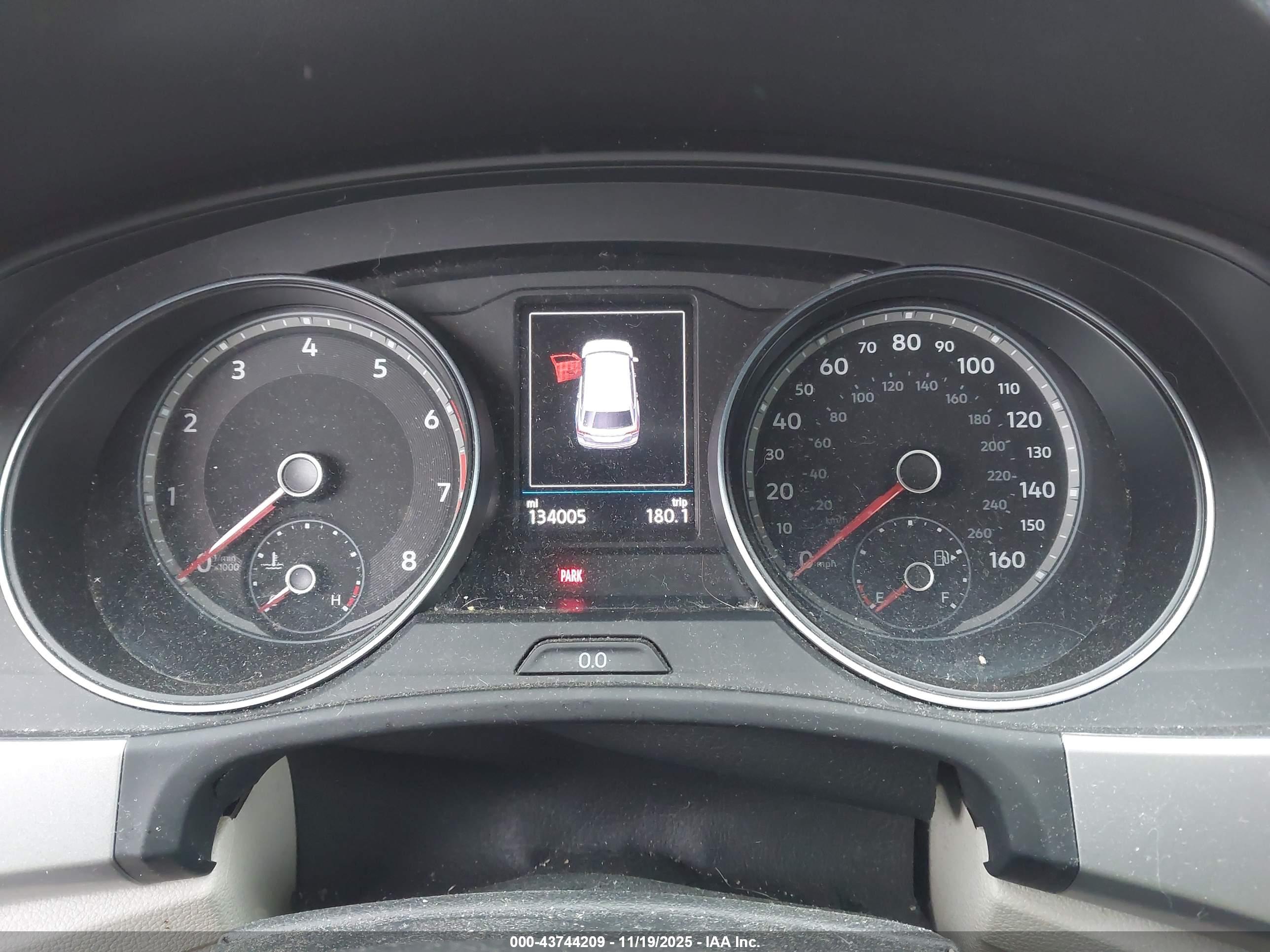 VOLKSWAGEN ATLAS image 7