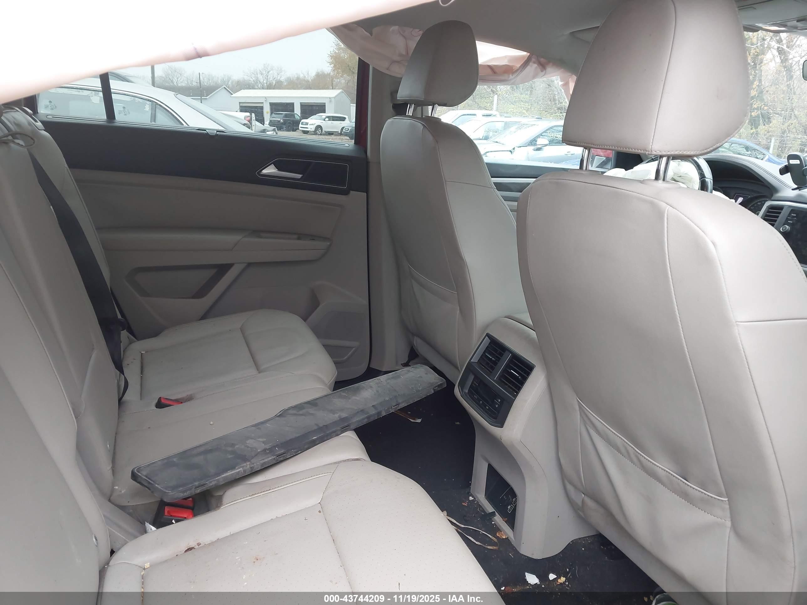 VOLKSWAGEN ATLAS image 8