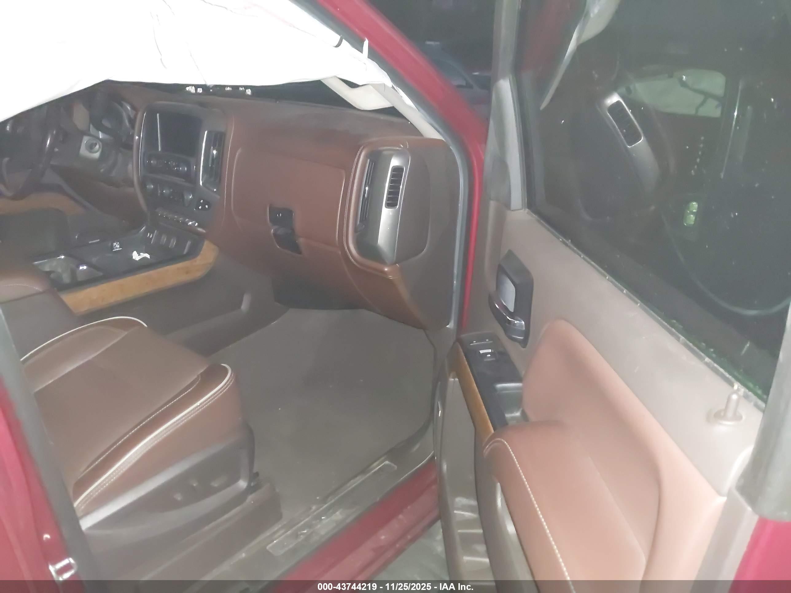 CHEVROLET SILVERADO image 5
