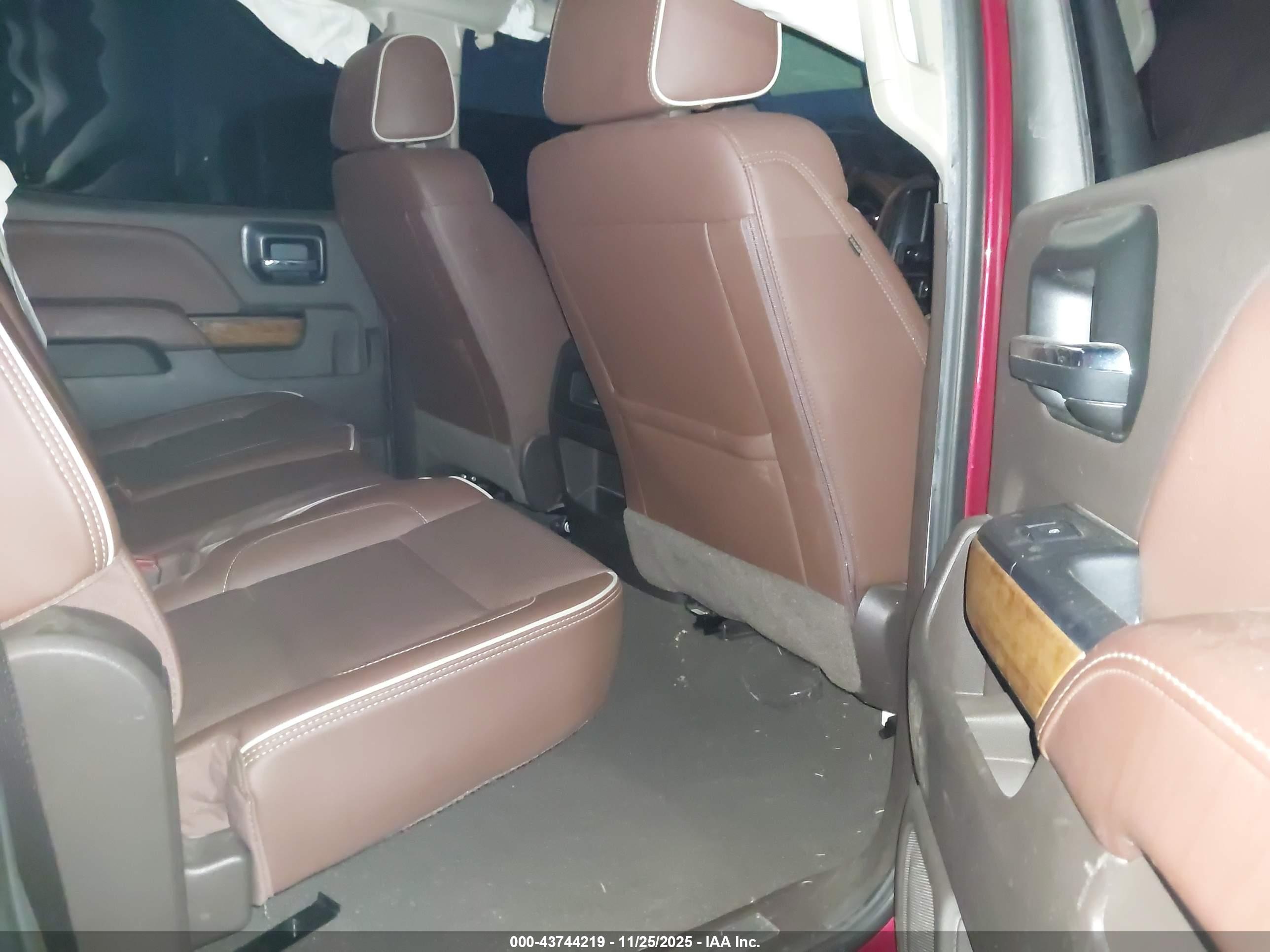 CHEVROLET SILVERADO image 8