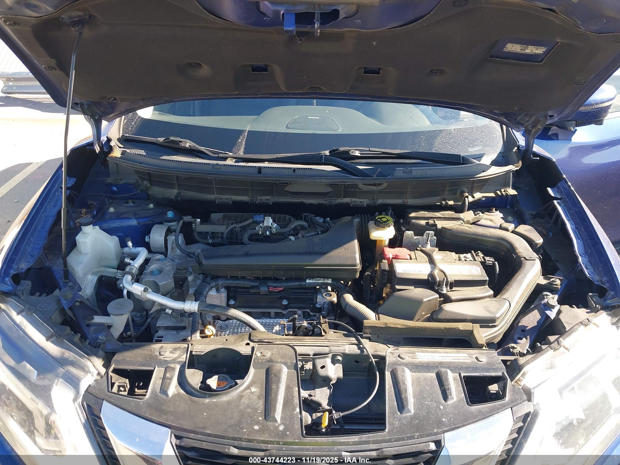 NISSAN ROGUE image 10
