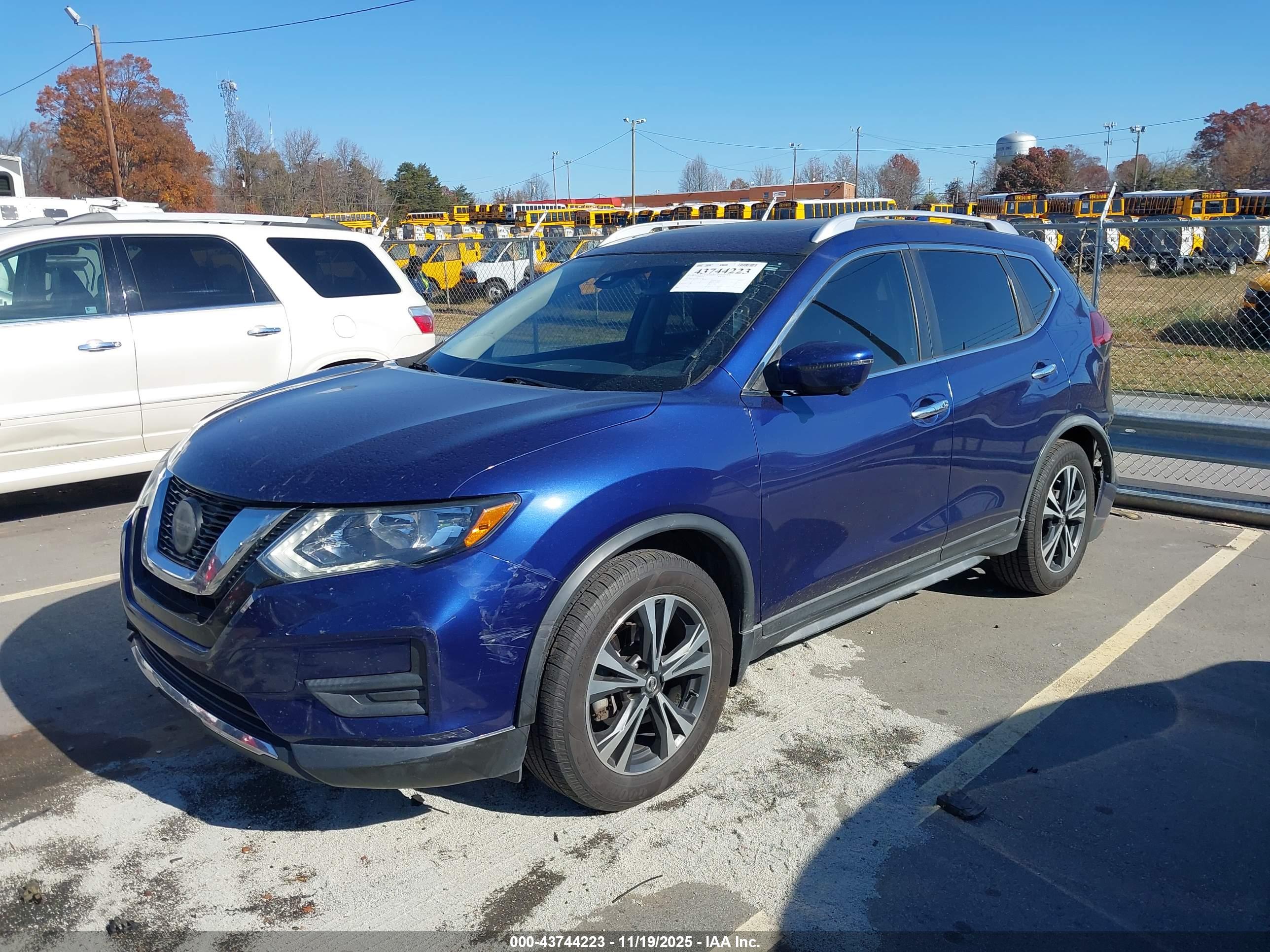 NISSAN ROGUE image 2