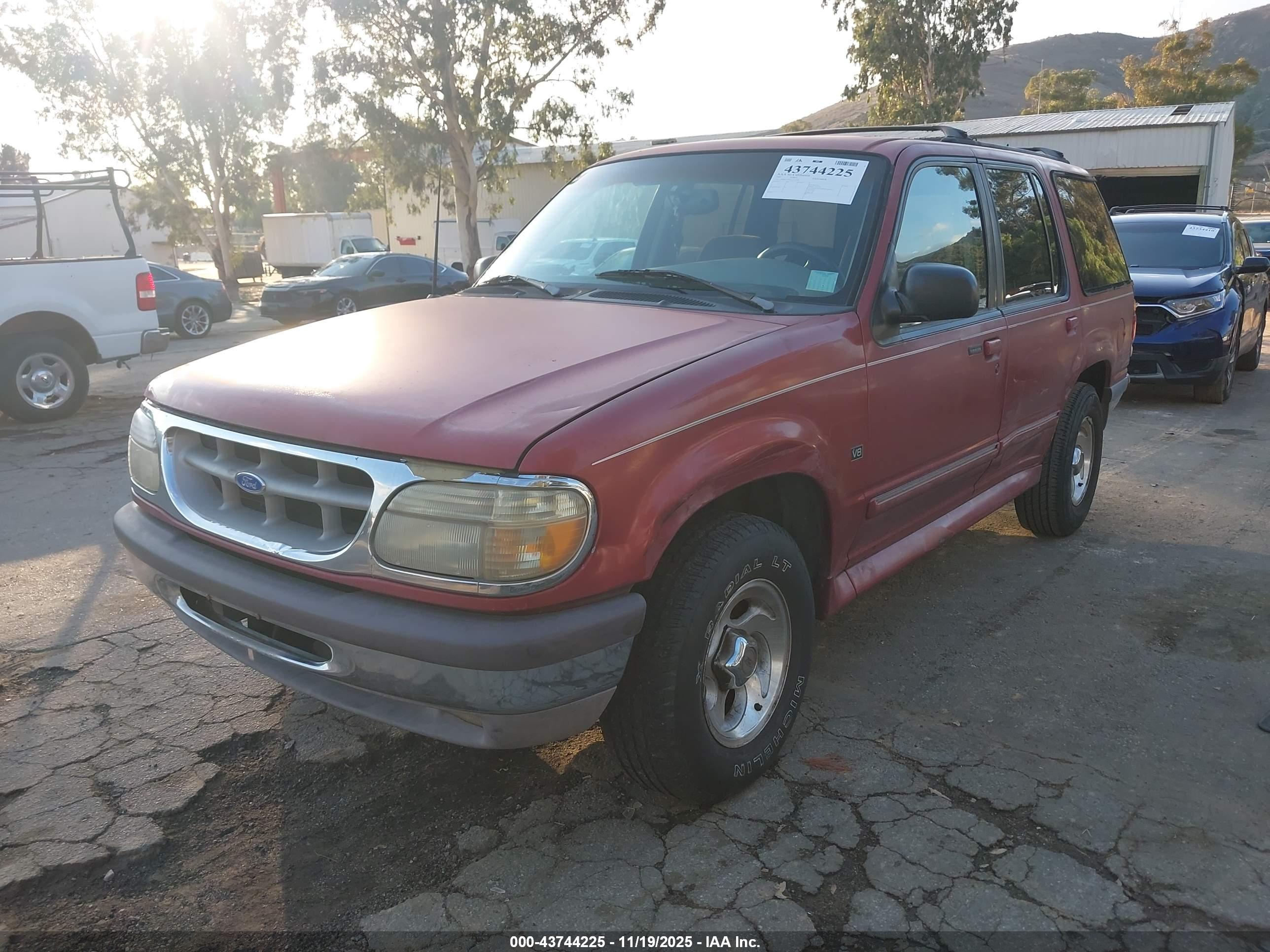 FORD EXPLORER image 2