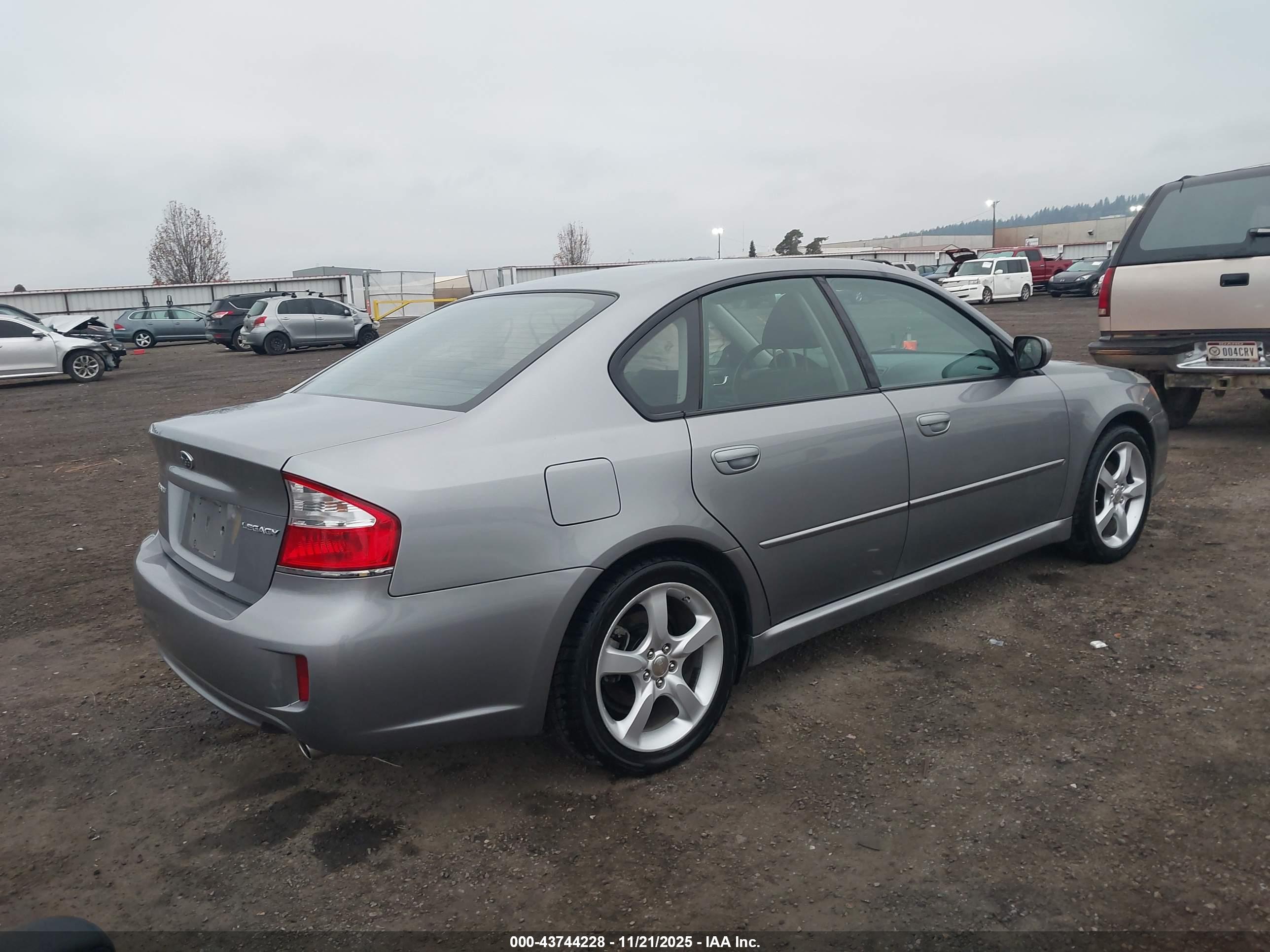 SUBARU LEGACY image 4