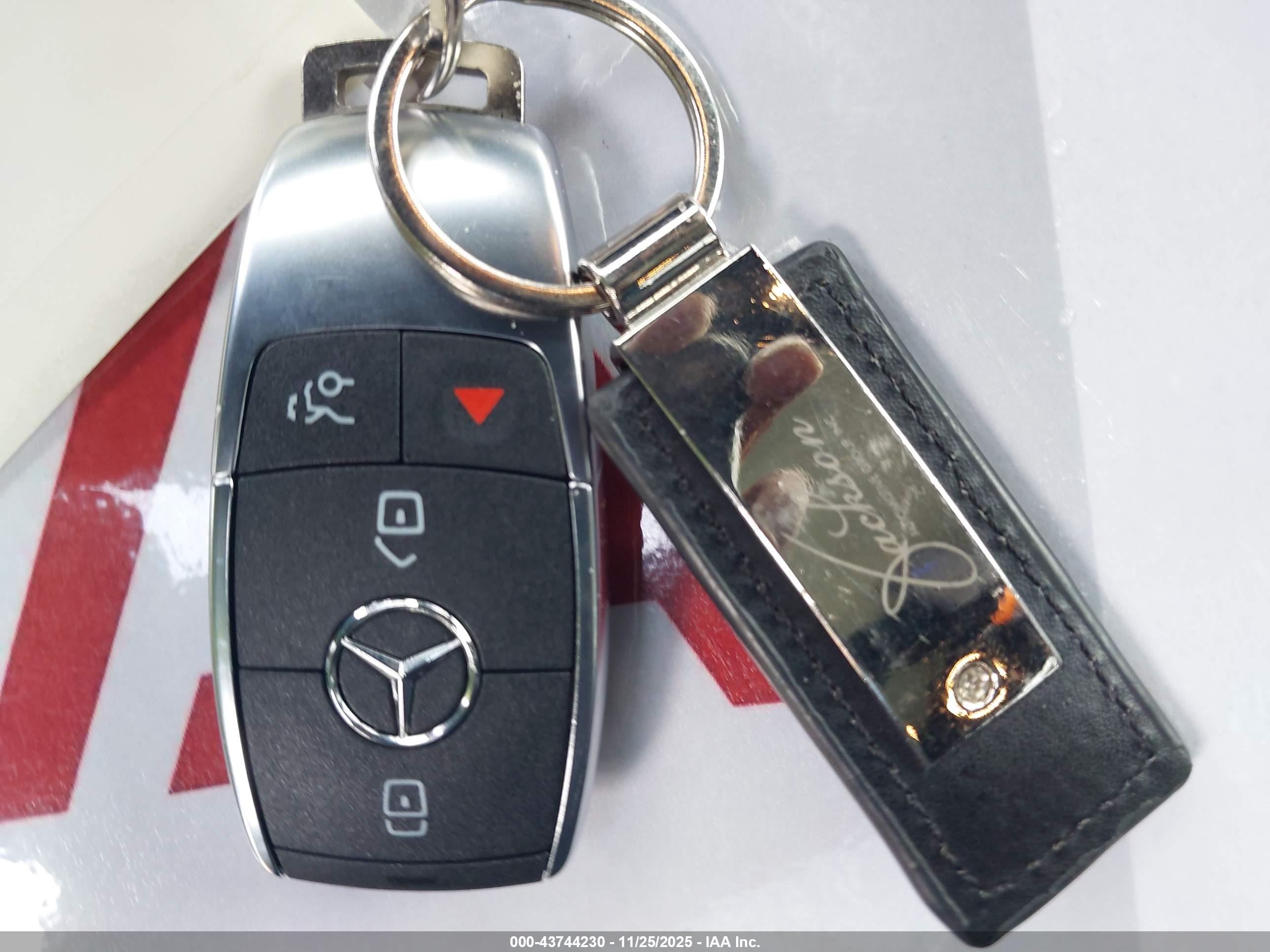 MERCEDES-BENZ EQB image 11