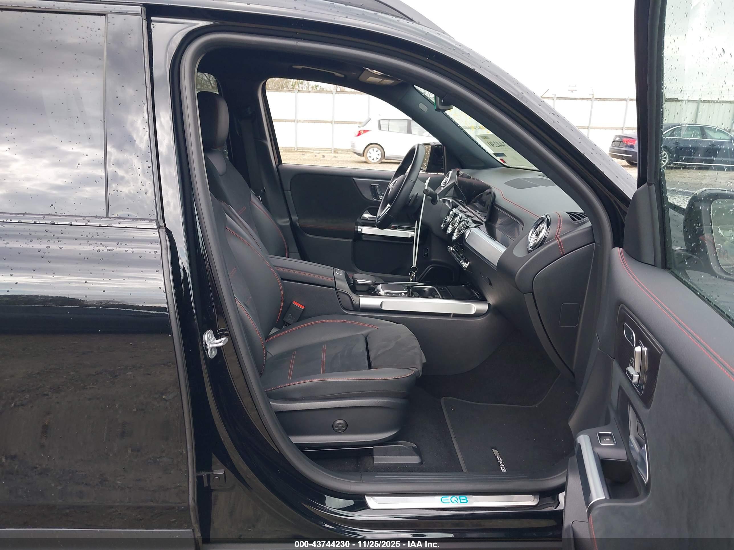 MERCEDES-BENZ EQB image 5