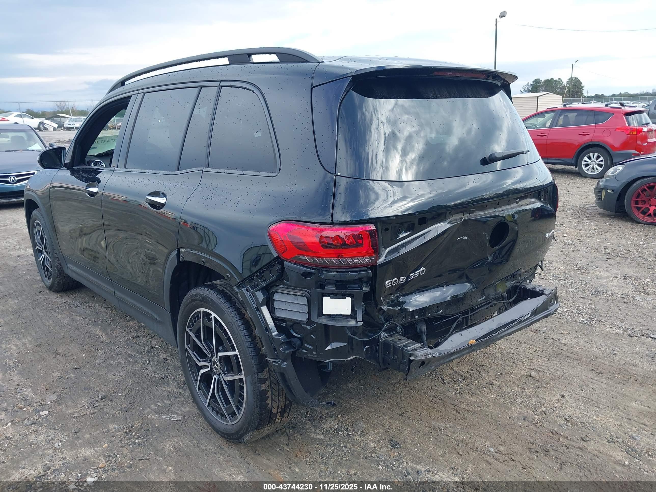 MERCEDES-BENZ EQB image 6