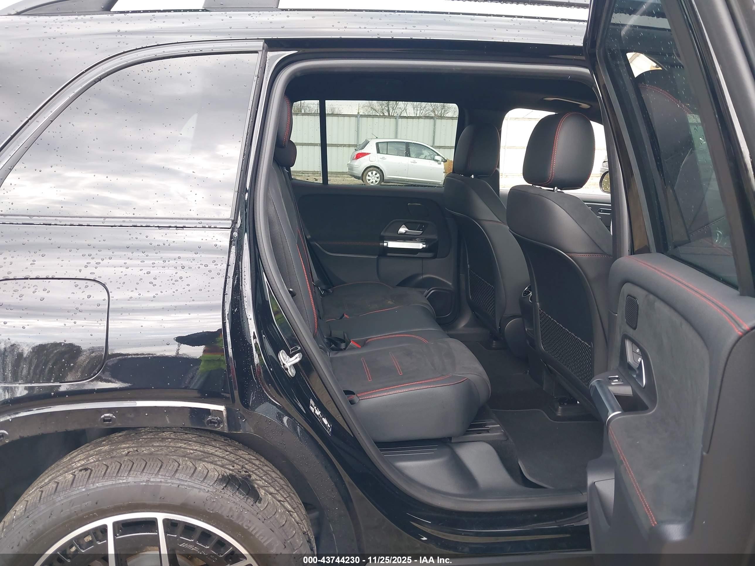 MERCEDES-BENZ EQB image 8