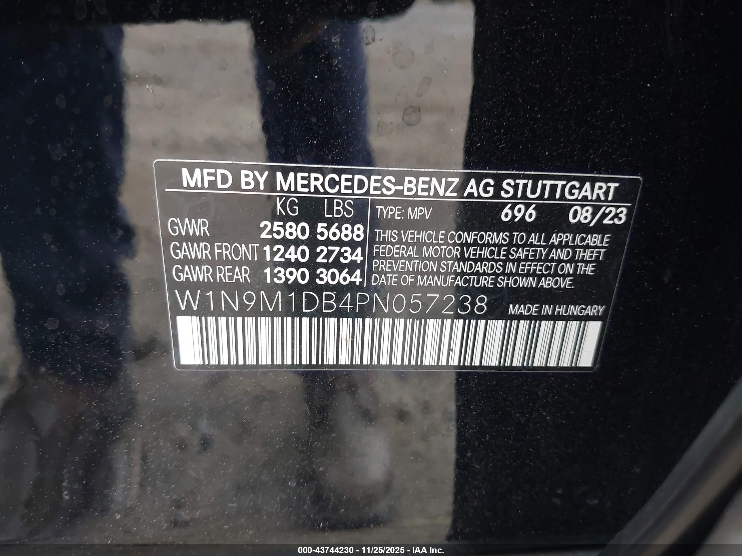 MERCEDES-BENZ EQB image 9