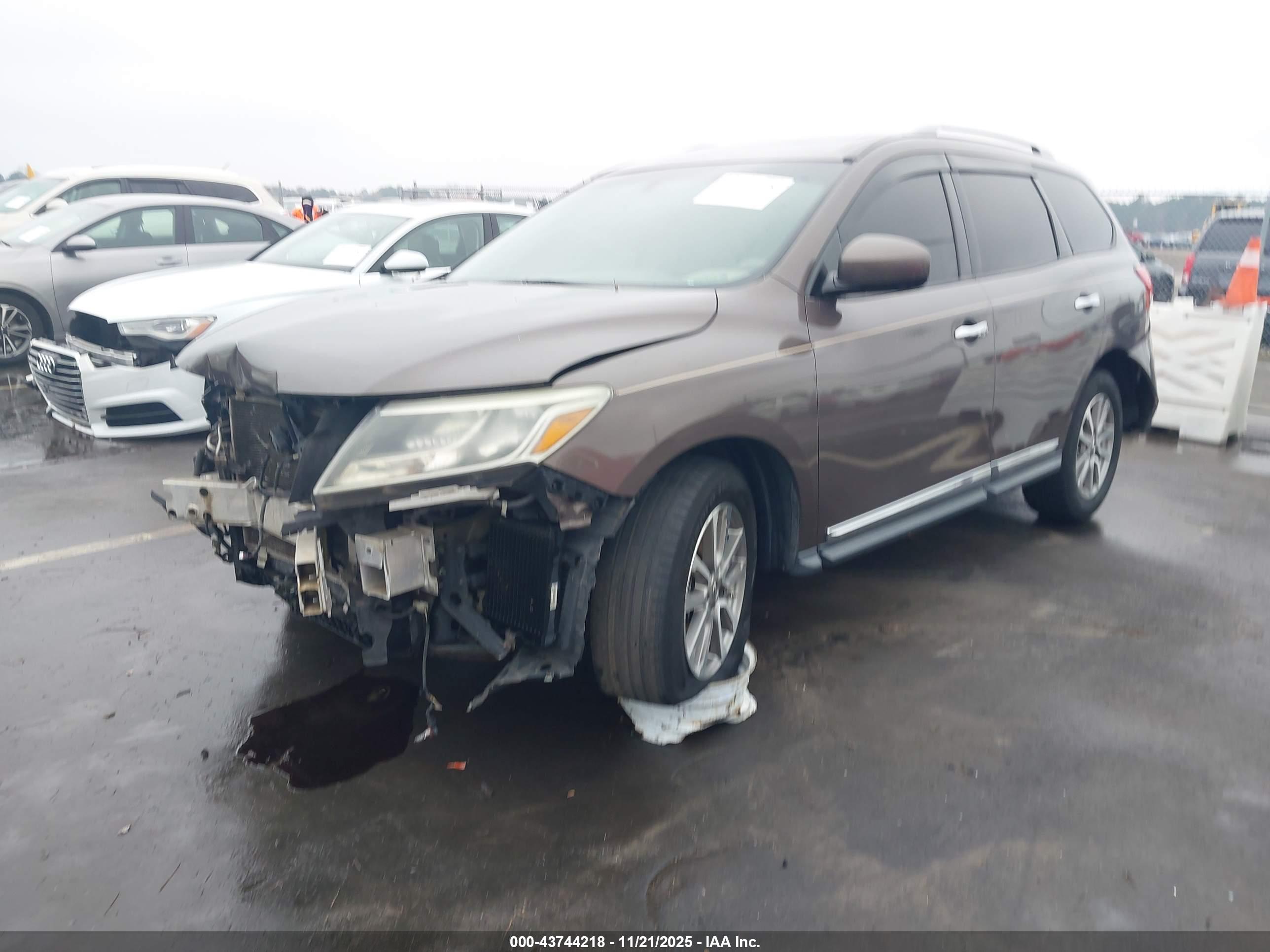 NISSAN PATHFINDER image 2