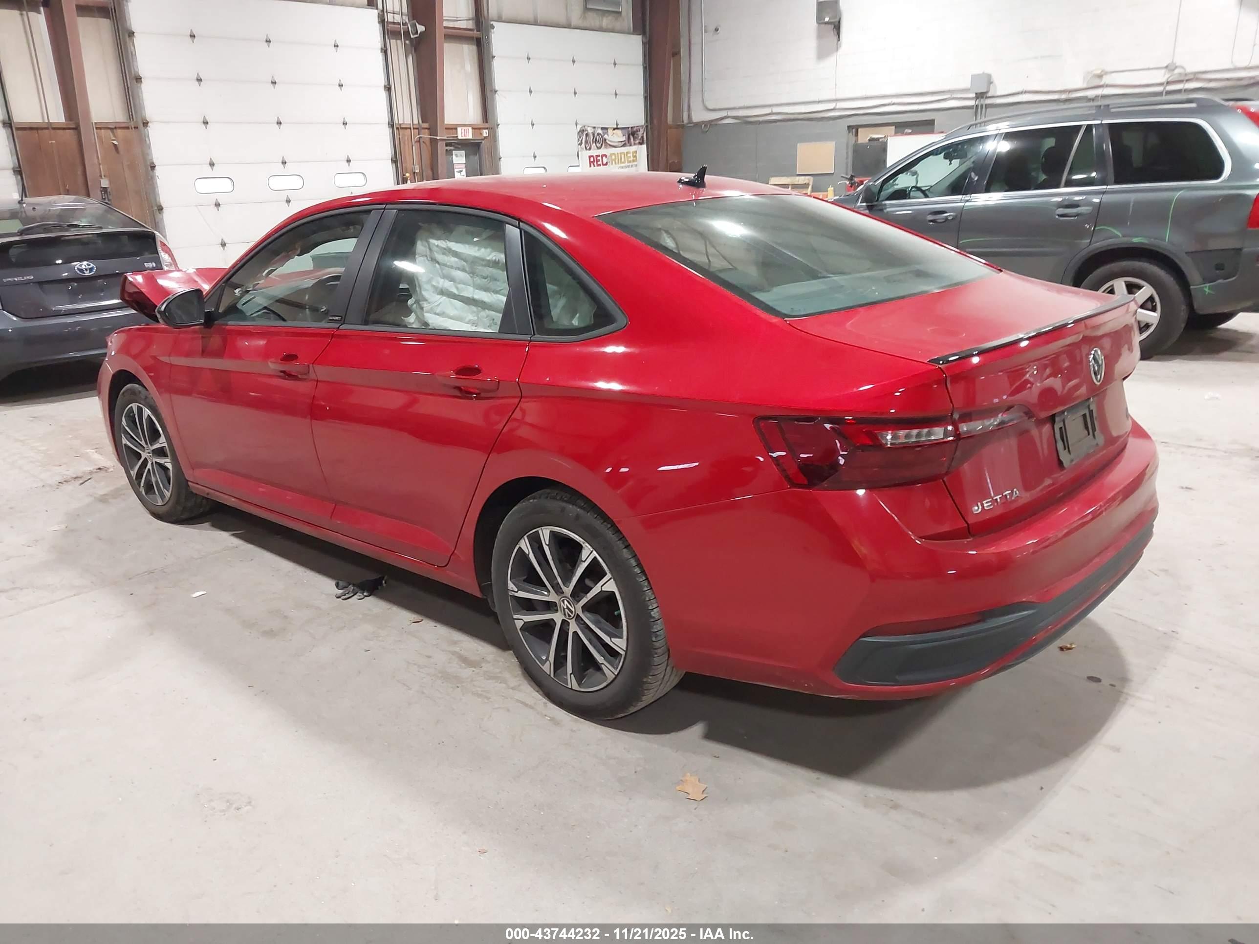 VOLKSWAGEN JETTA image 3