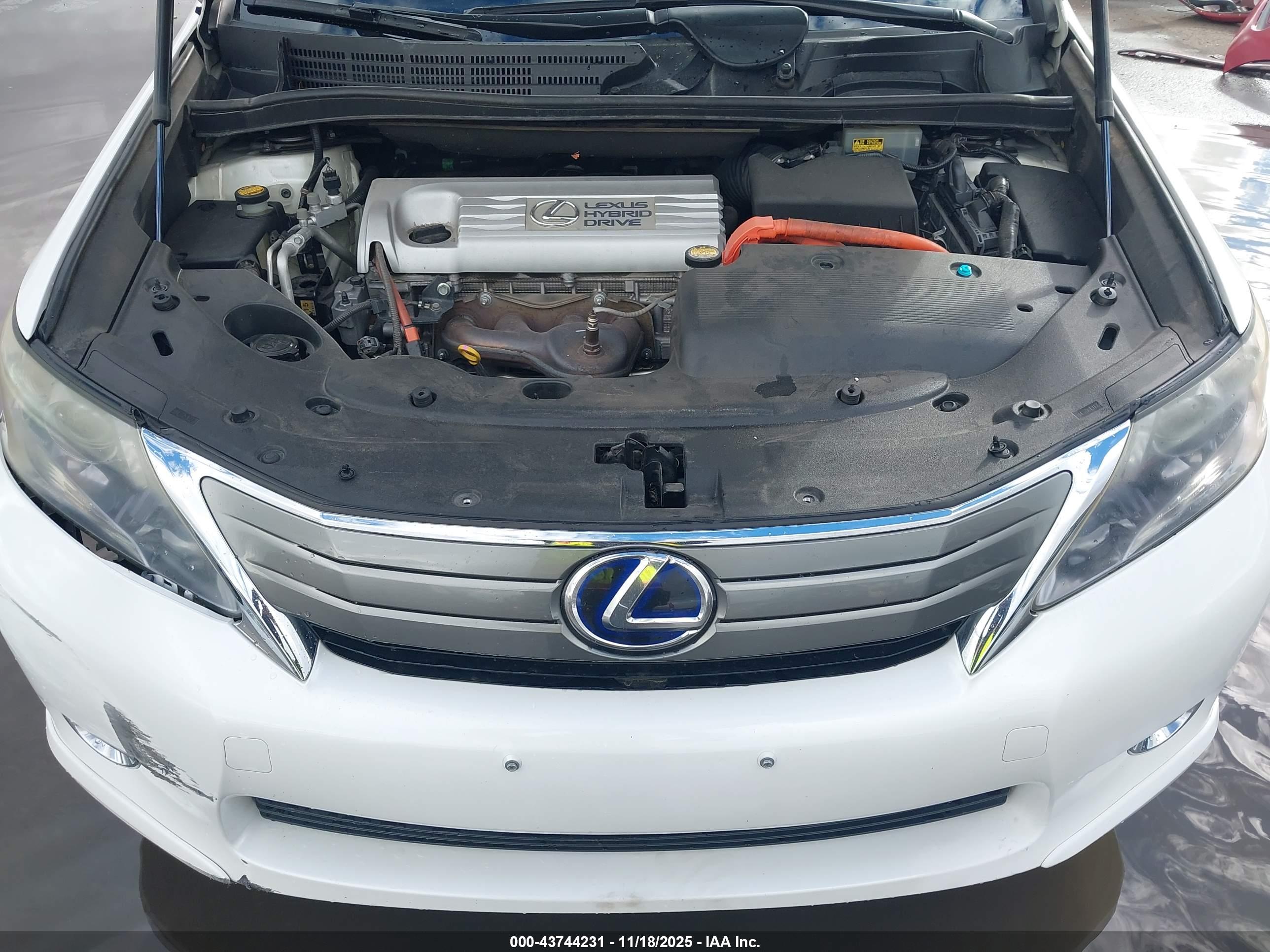 LEXUS HS image 10