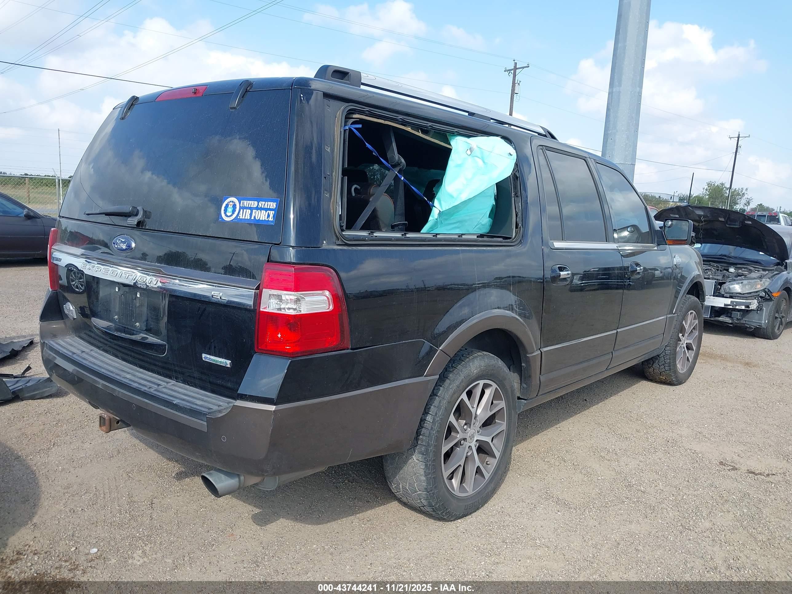 FORD EXPEDITION image 4