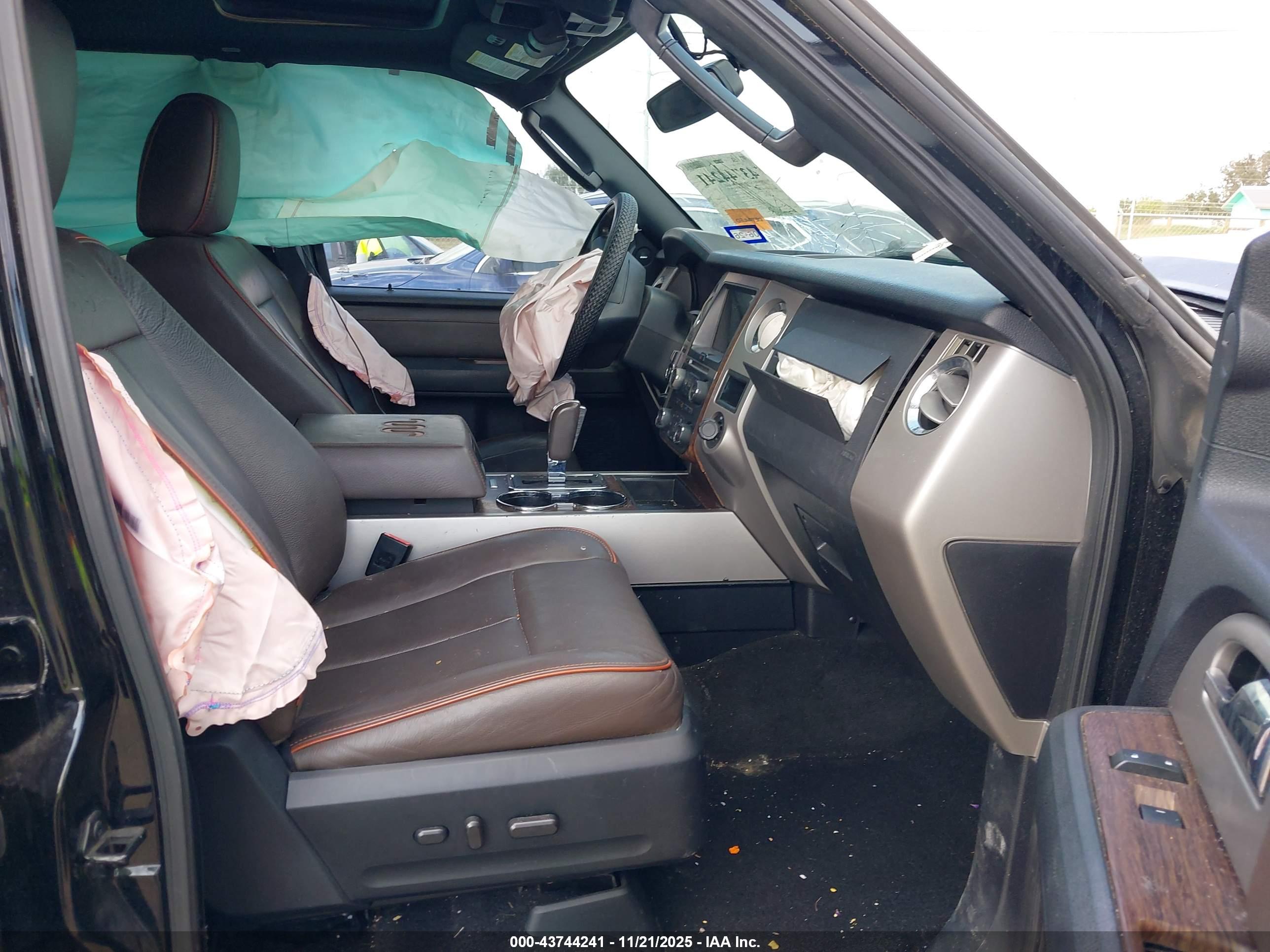 FORD EXPEDITION image 5