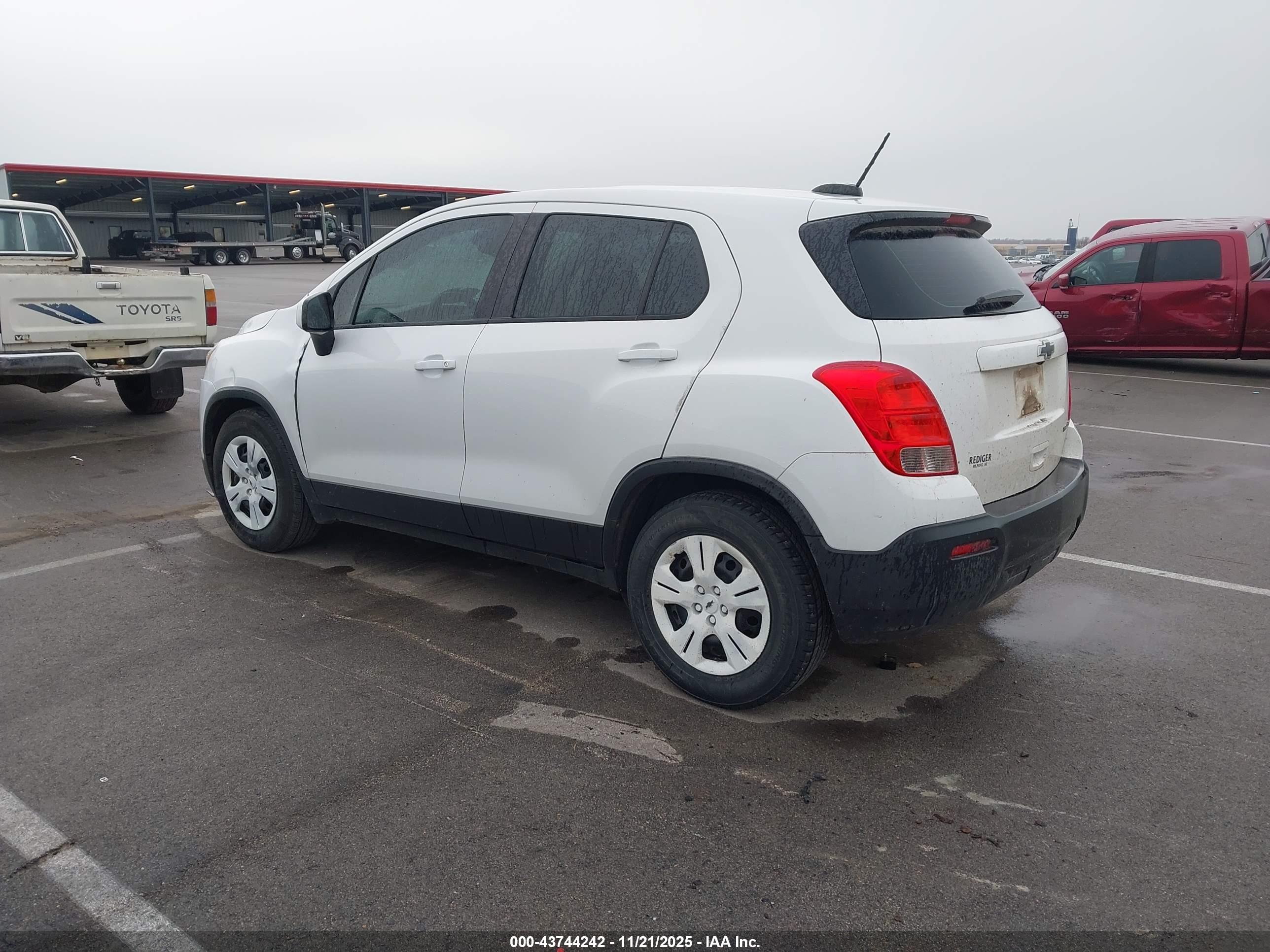 CHEVROLET TRAX image 3