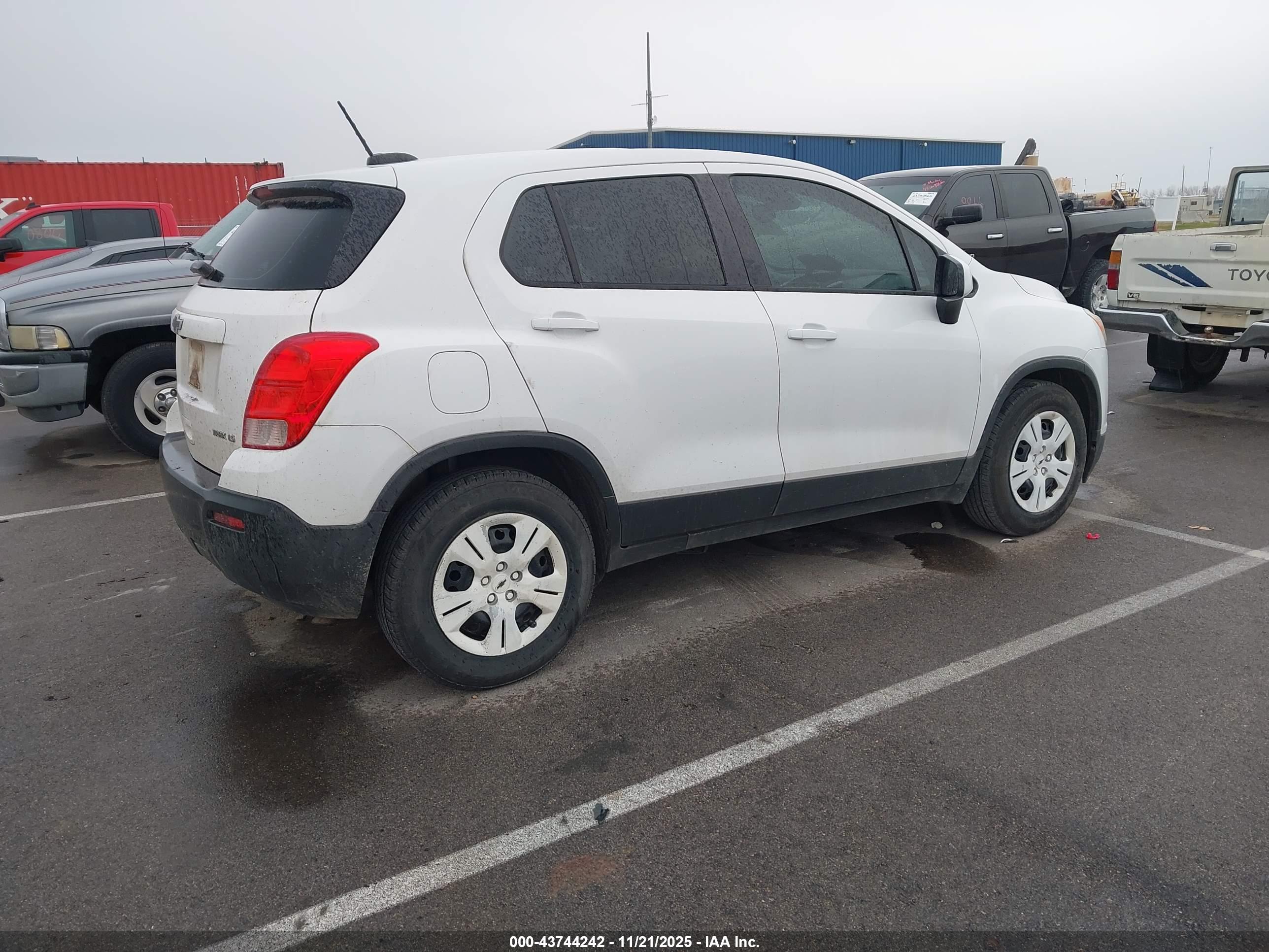 CHEVROLET TRAX image 4