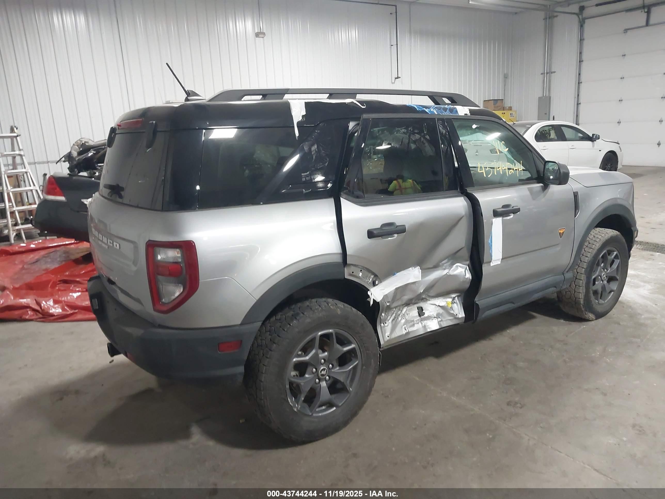 FORD BRONCO image 4
