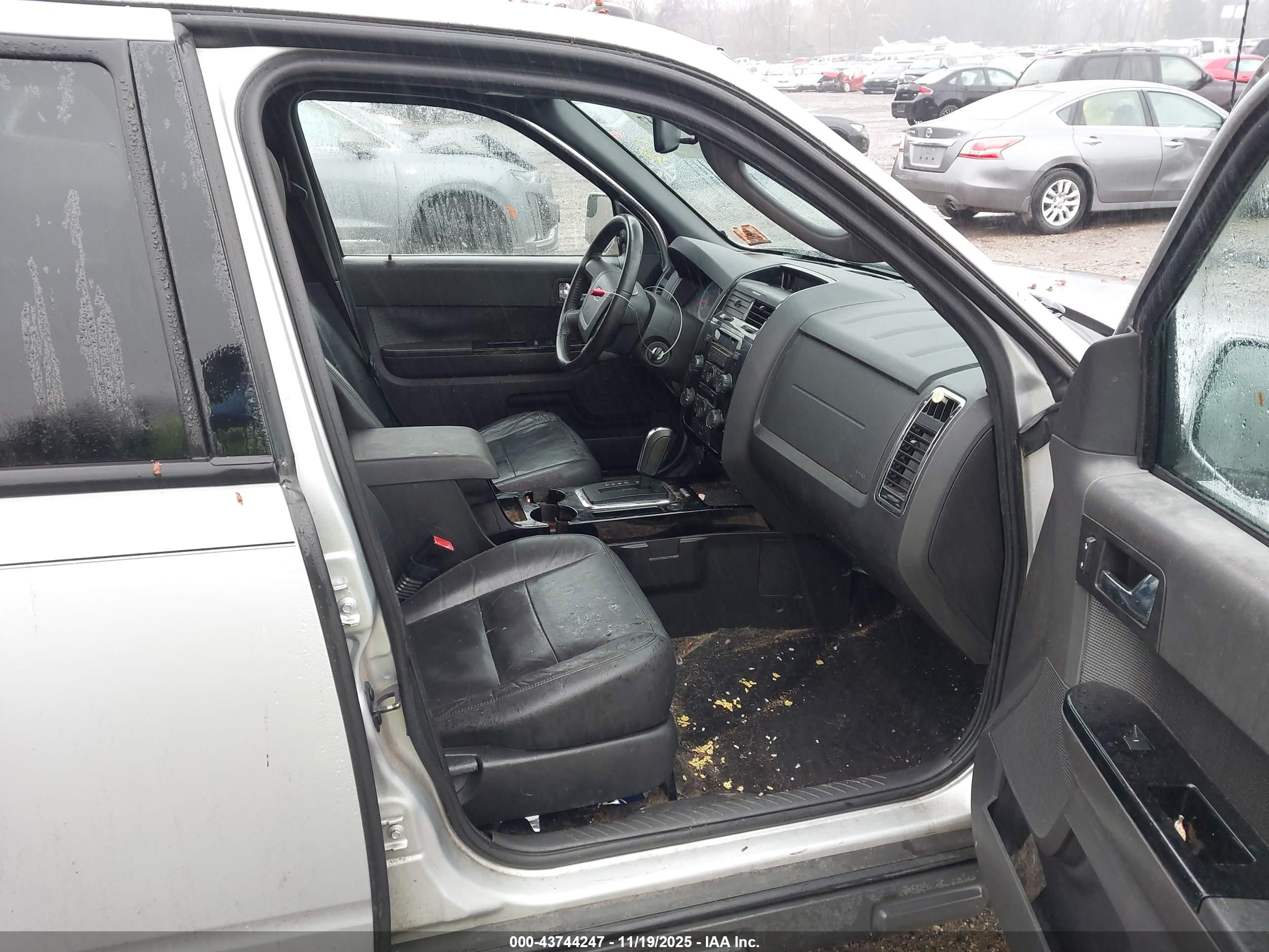 FORD ESCAPE image 5