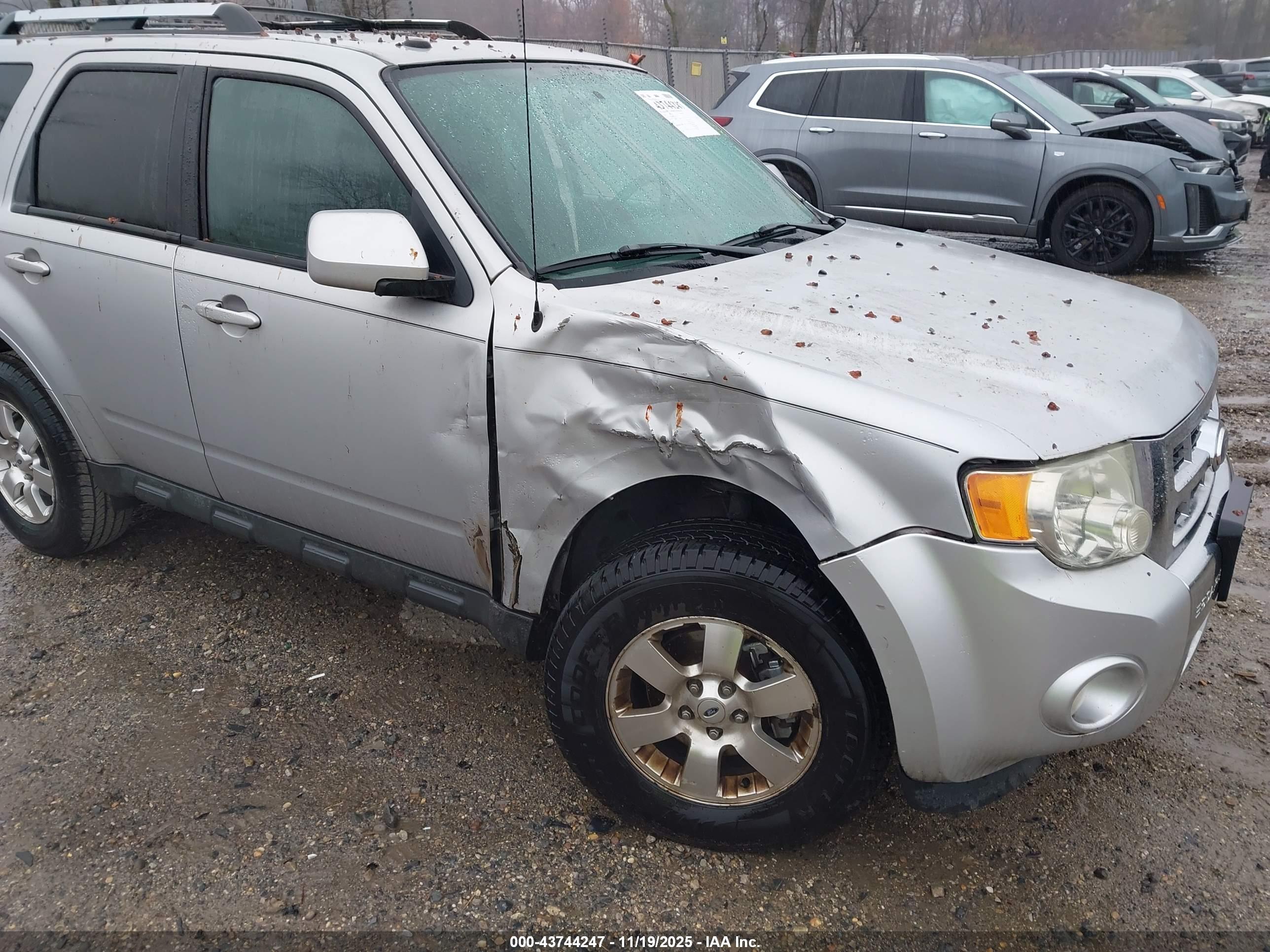 FORD ESCAPE image 6