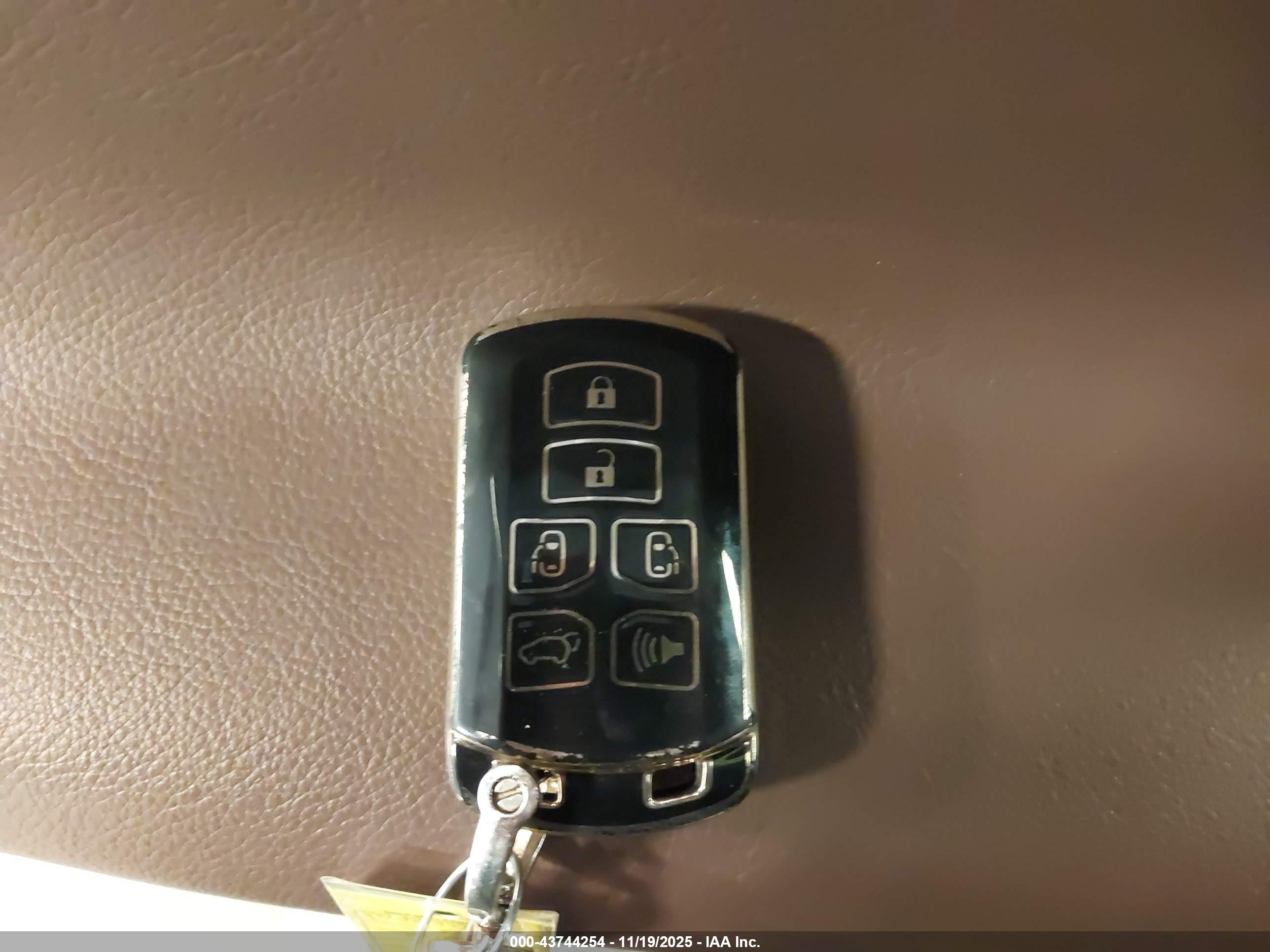 TOYOTA SIENNA image 11