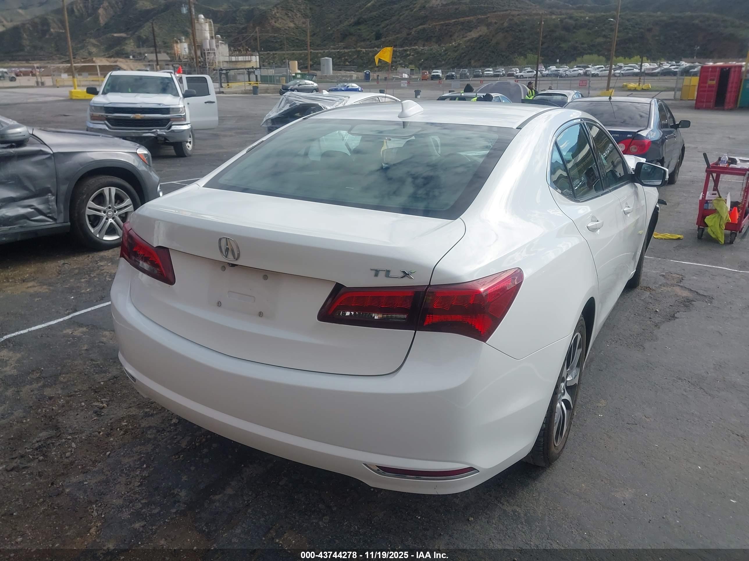 ACURA TLX image 4