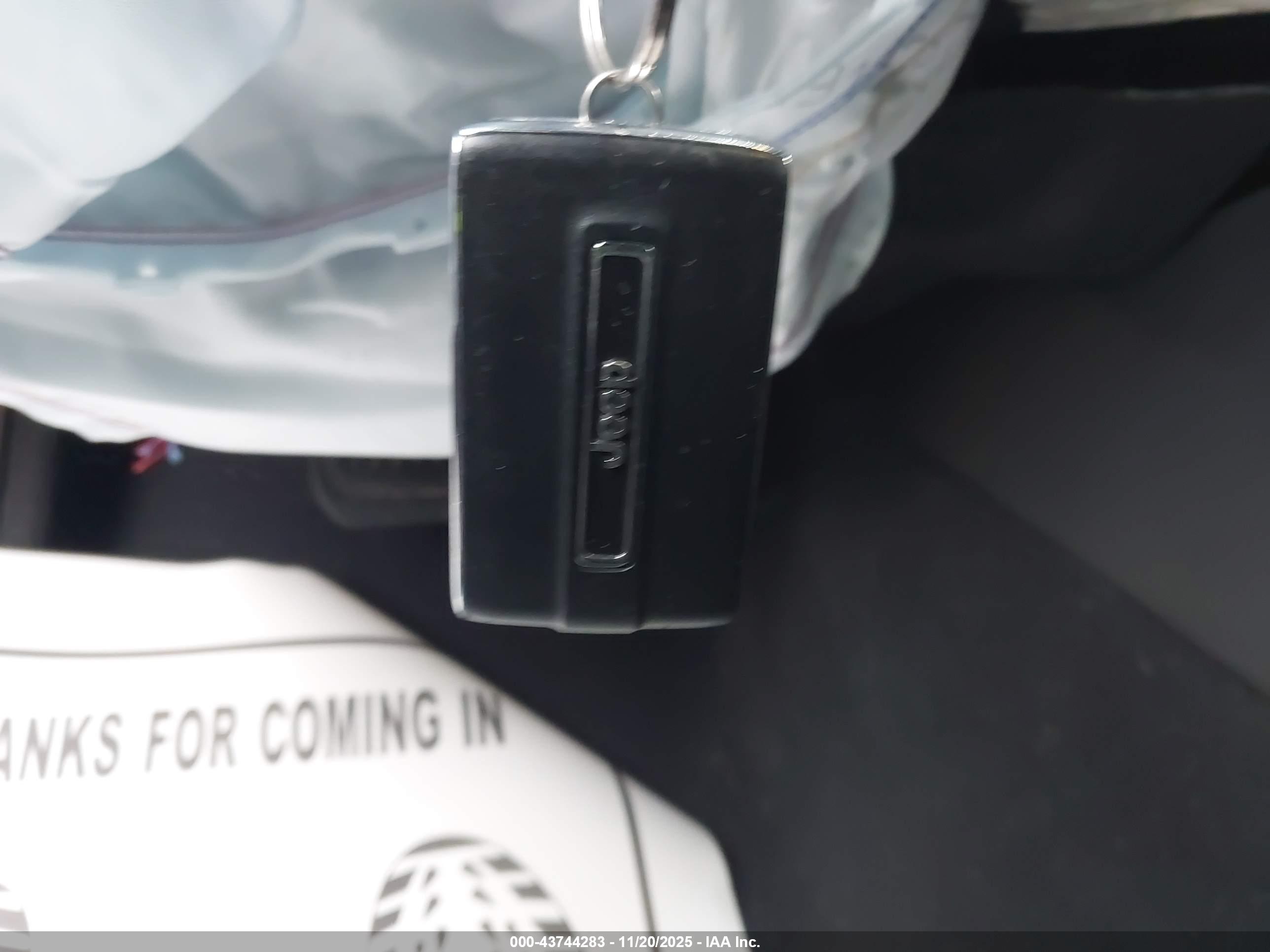 JEEP GRAND image 11