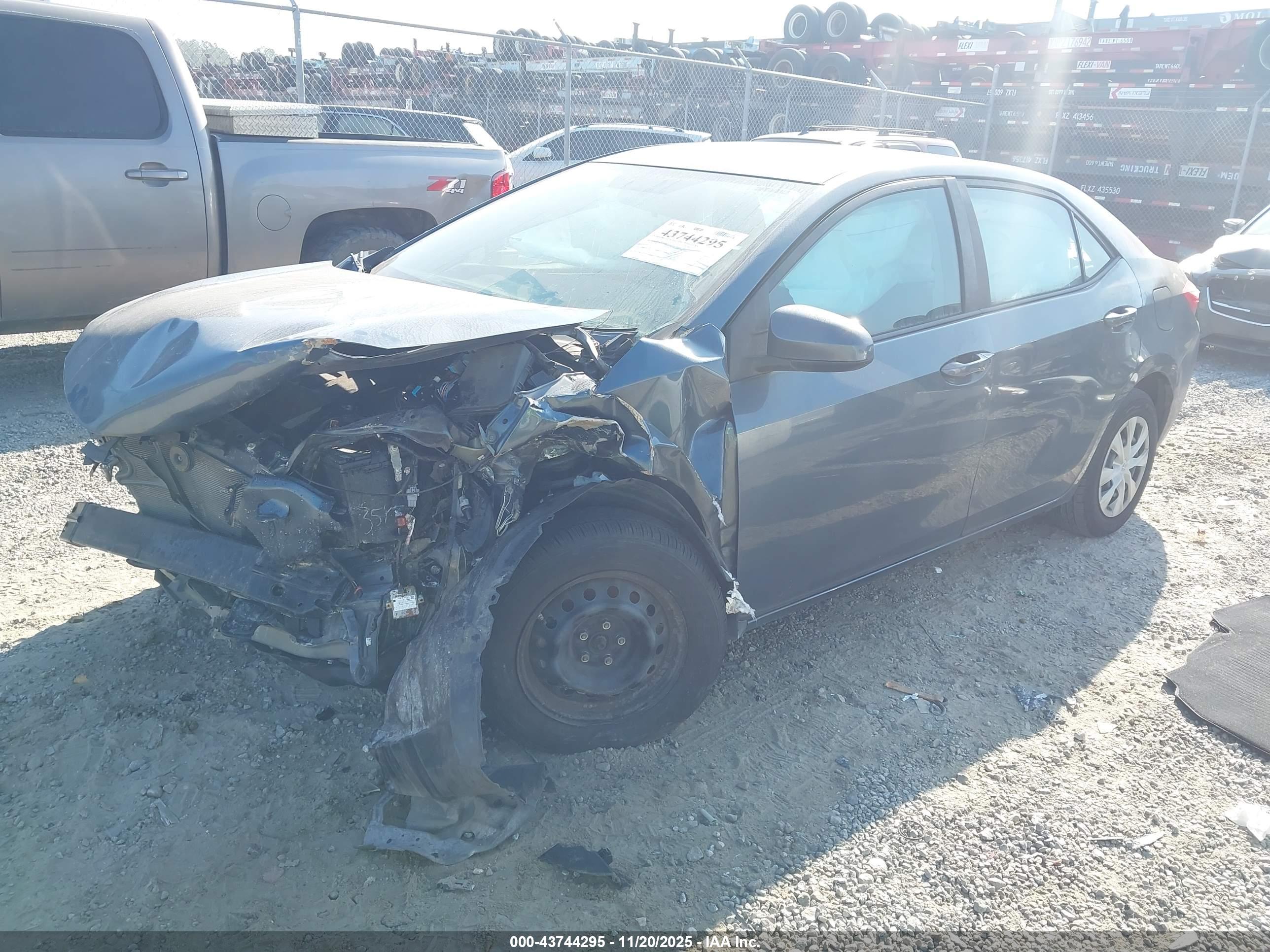 TOYOTA COROLLA image 2