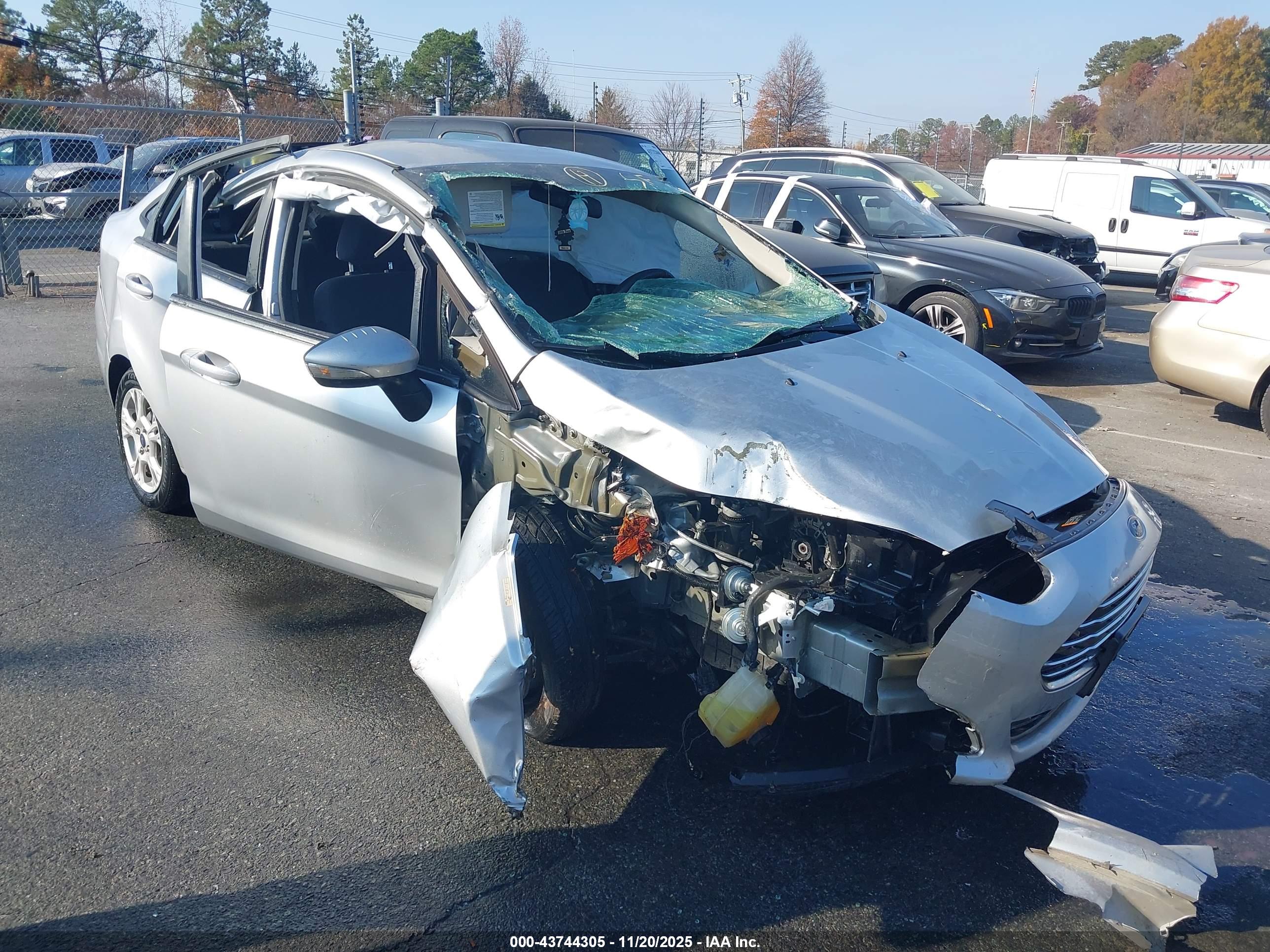 FORD FIESTA image 6