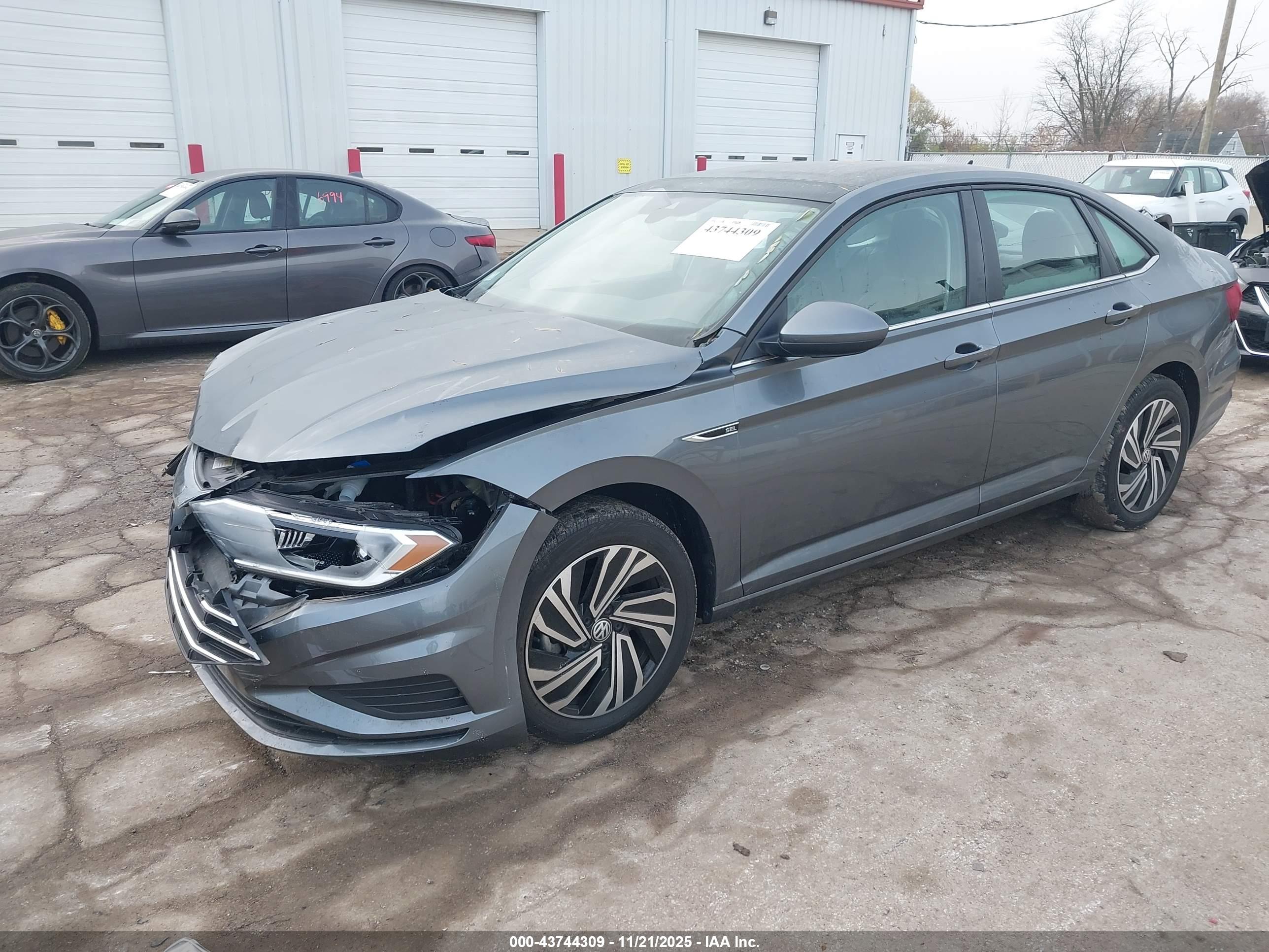 VOLKSWAGEN JETTA image 2
