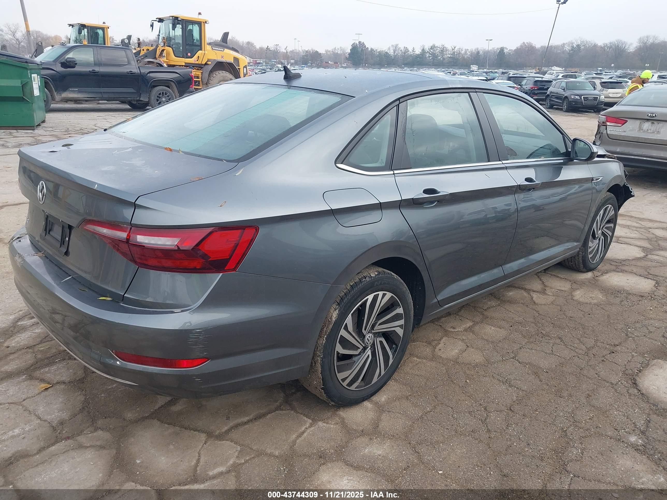 VOLKSWAGEN JETTA image 4