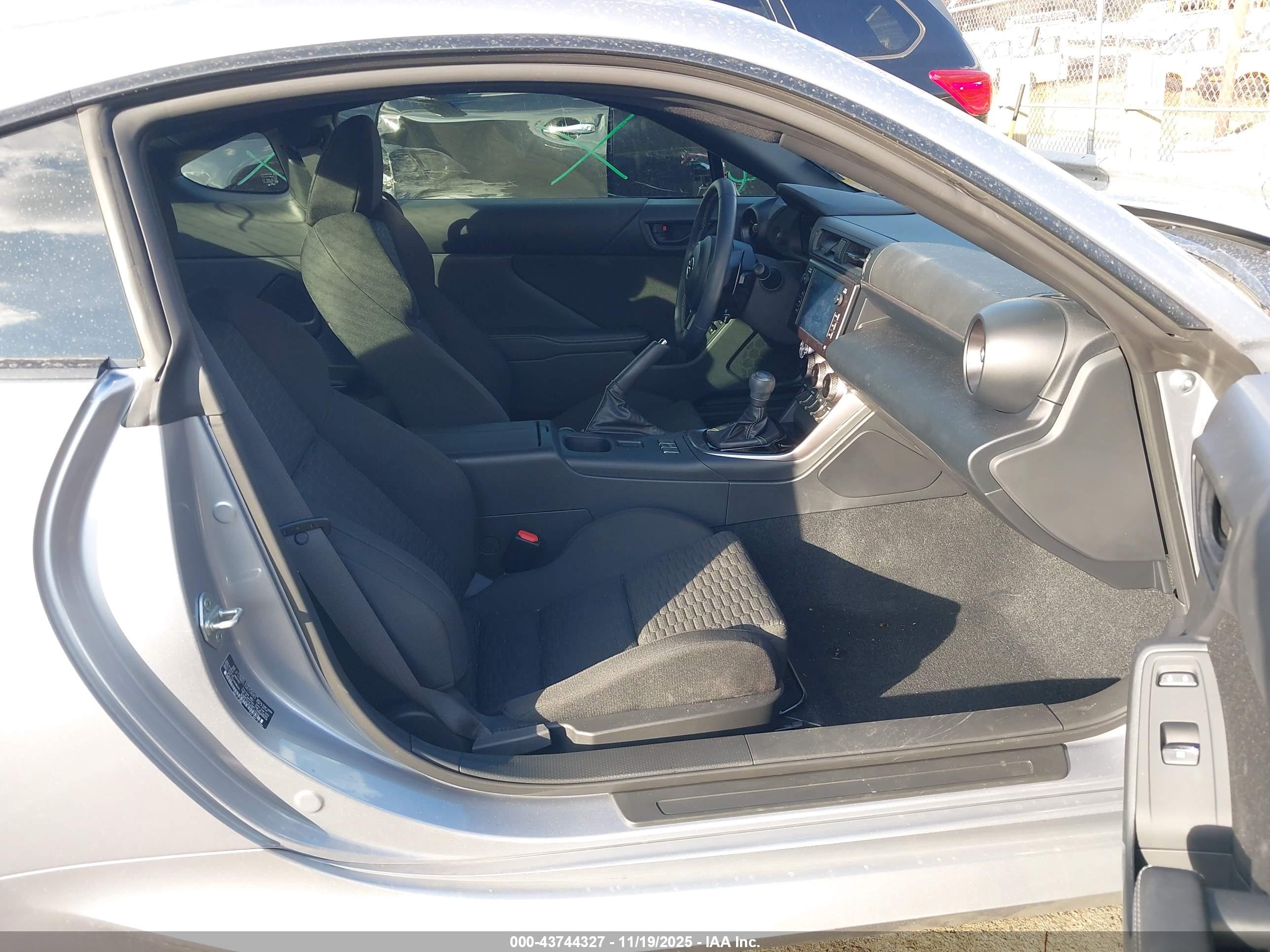 TOYOTA GR86 image 5