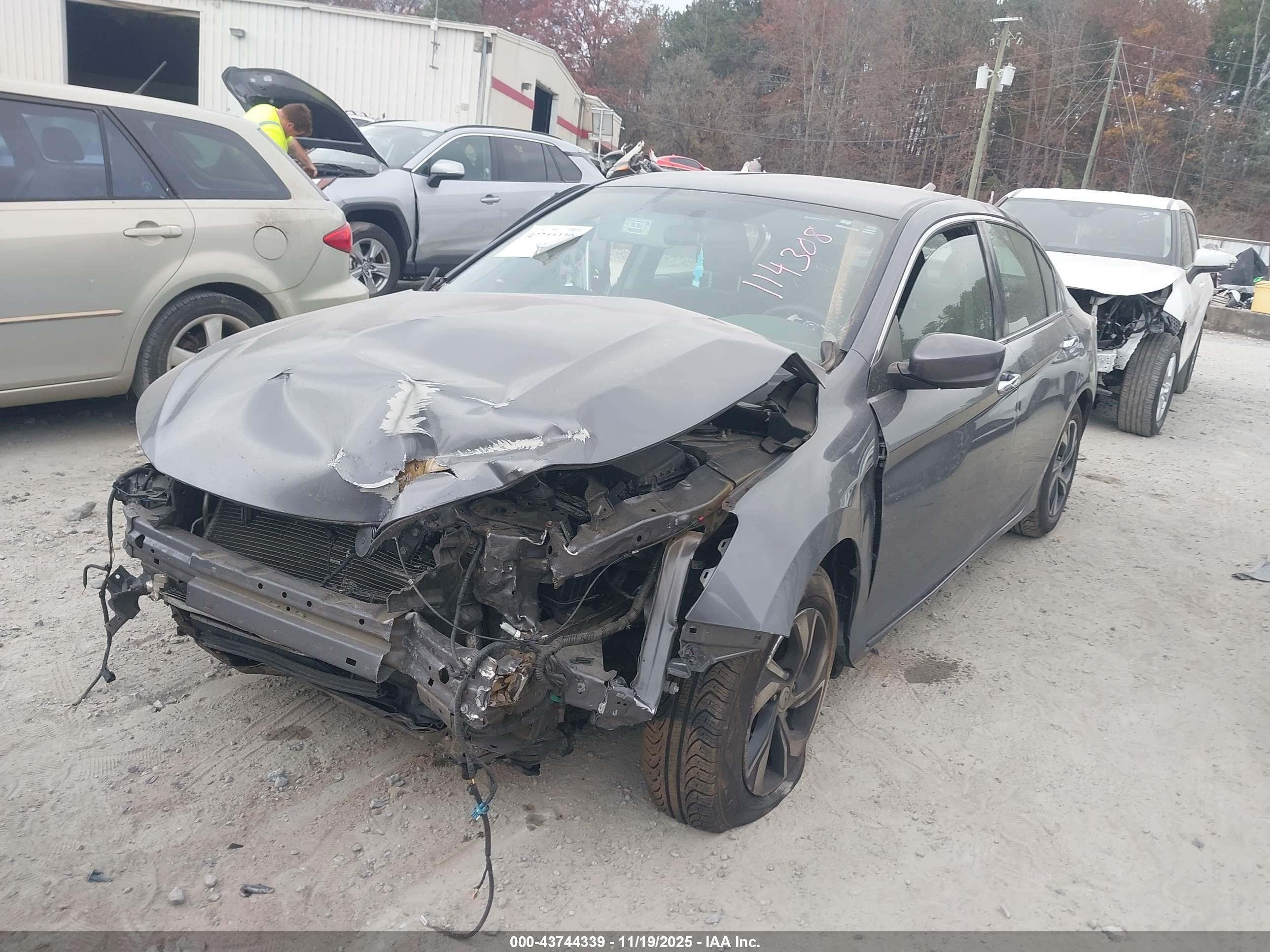 HONDA ACCORD image 2