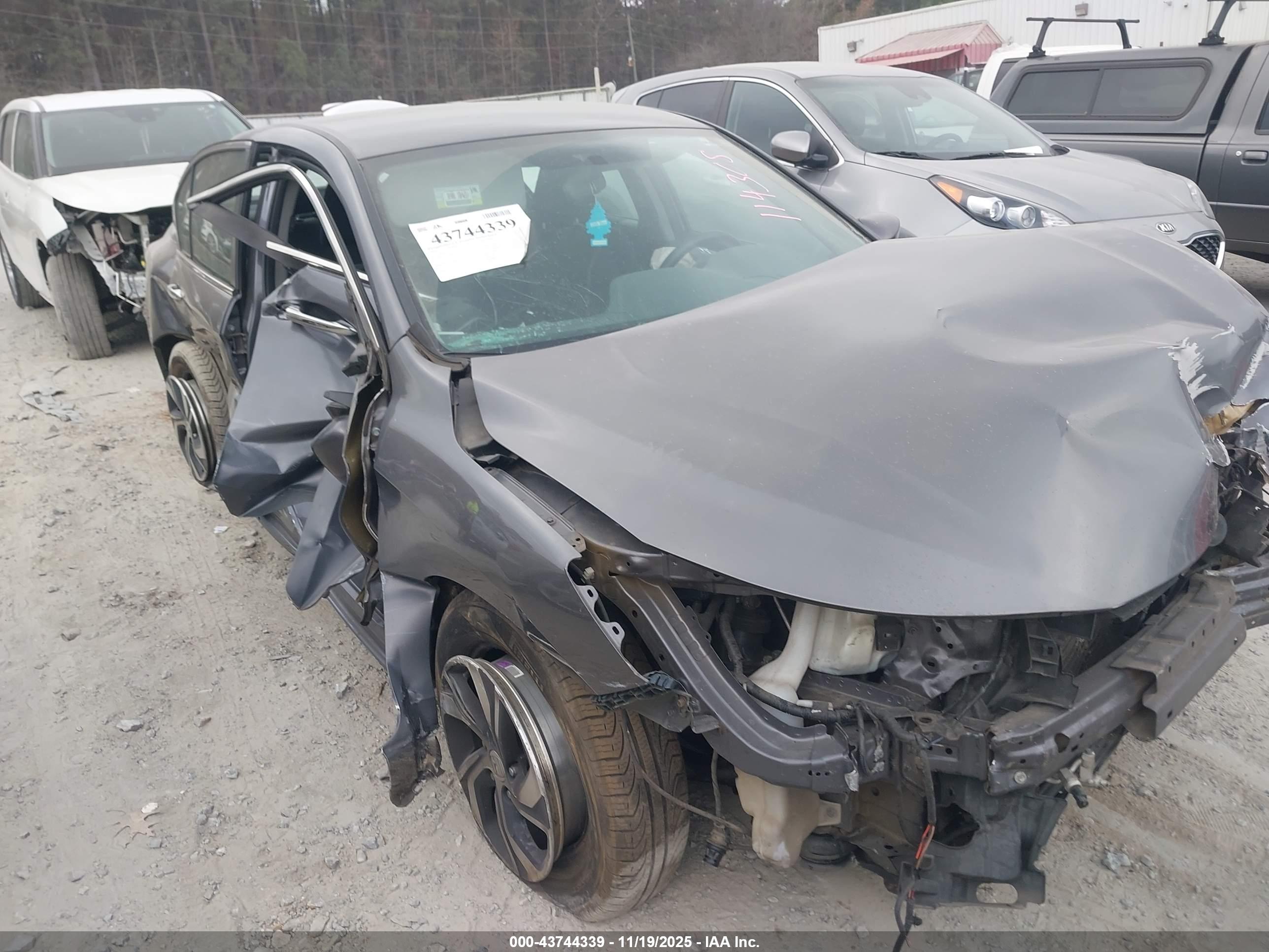 HONDA ACCORD image 6