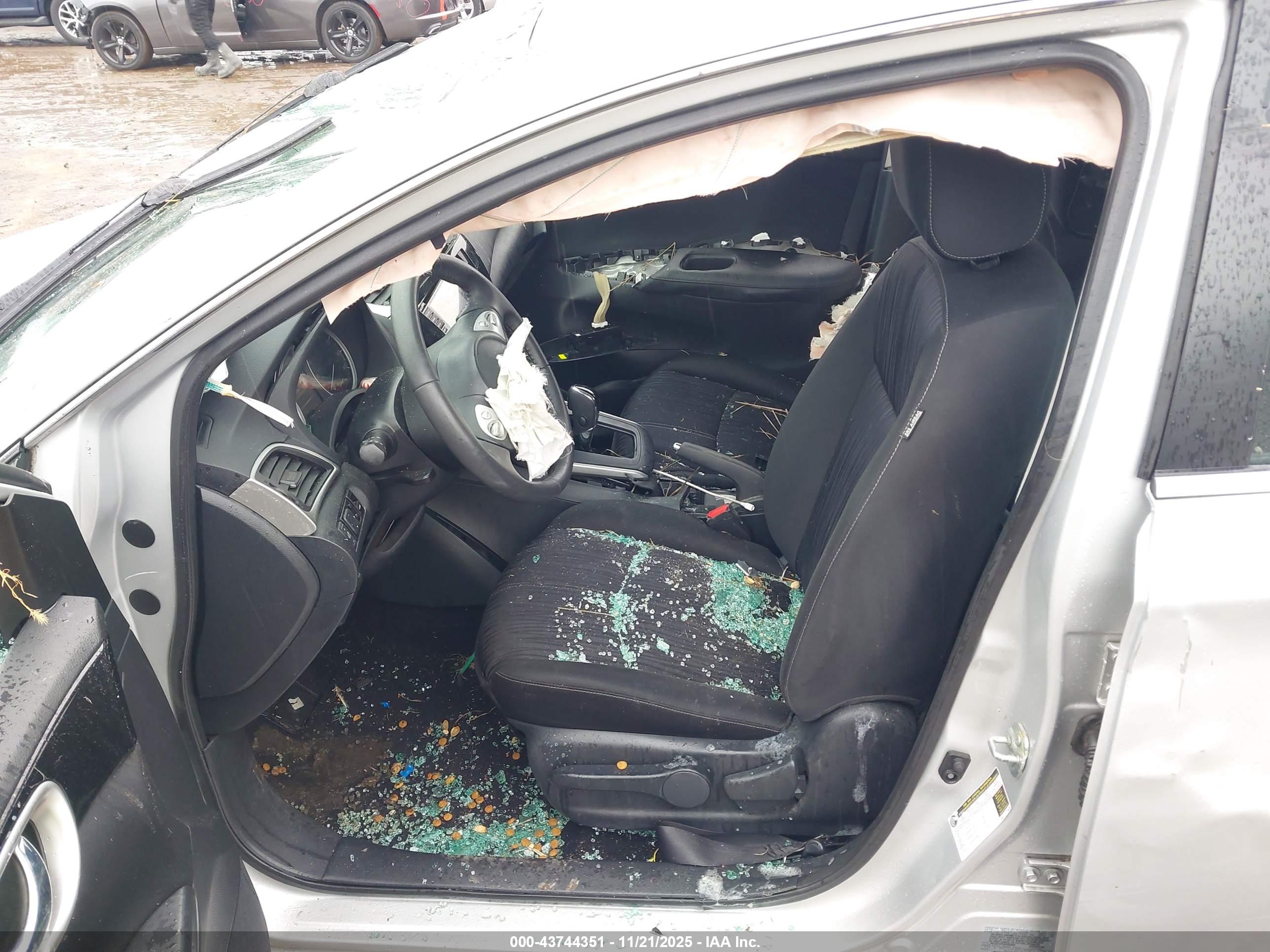 NISSAN SENTRA image 5