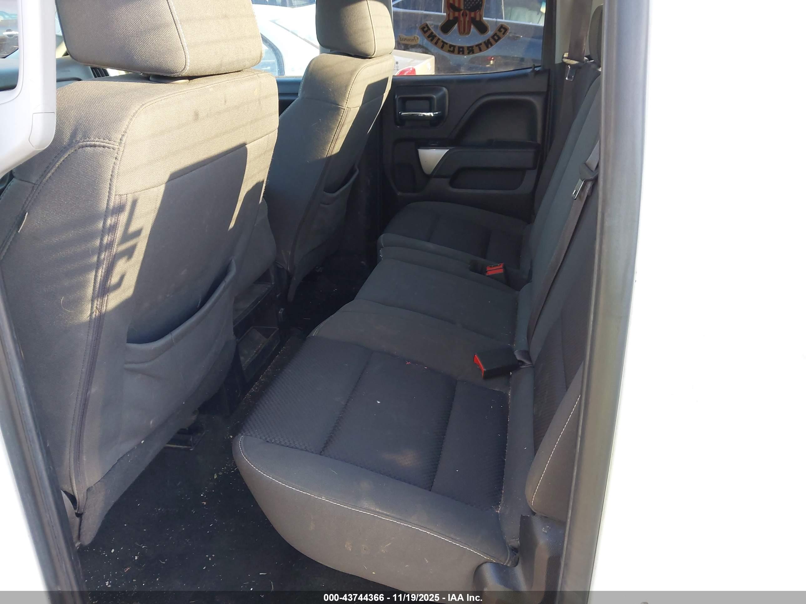 CHEVROLET SILVERADO image 8