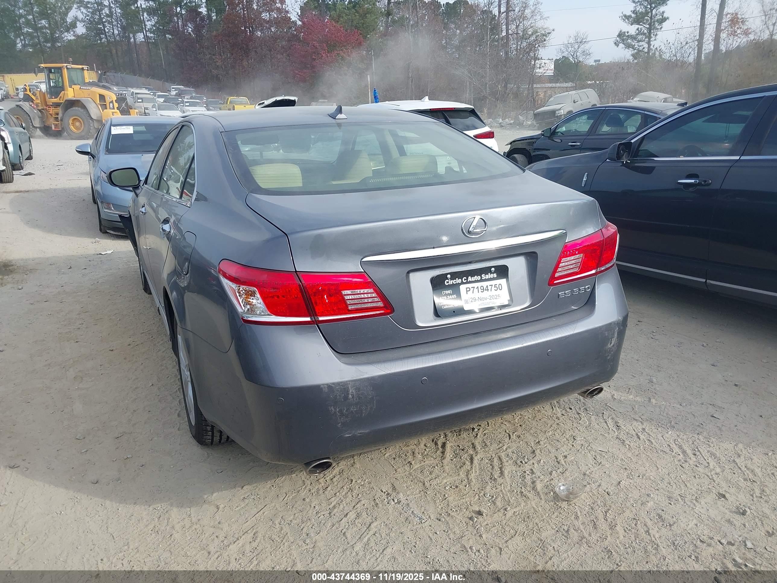 LEXUS ES image 3