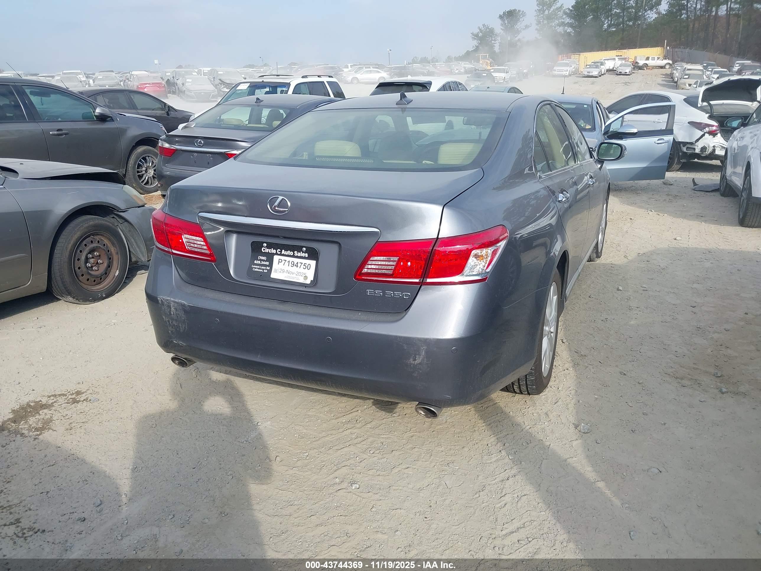 LEXUS ES image 4