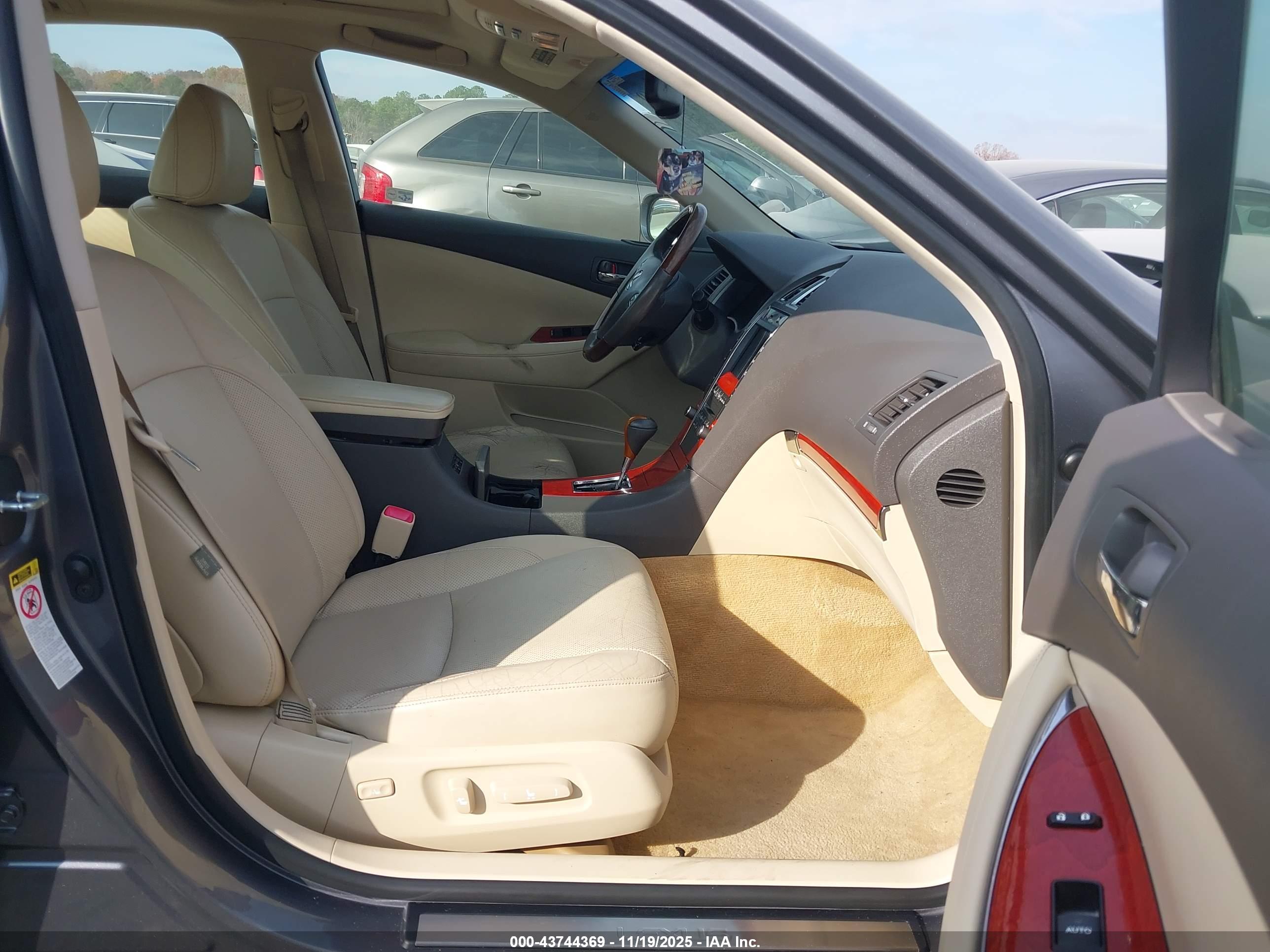 LEXUS ES image 5