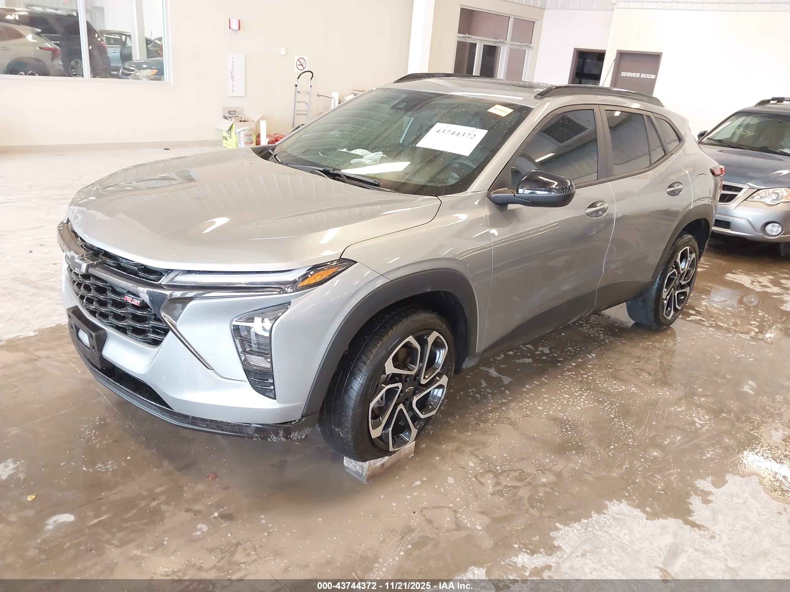 CHEVROLET TRAX image 2