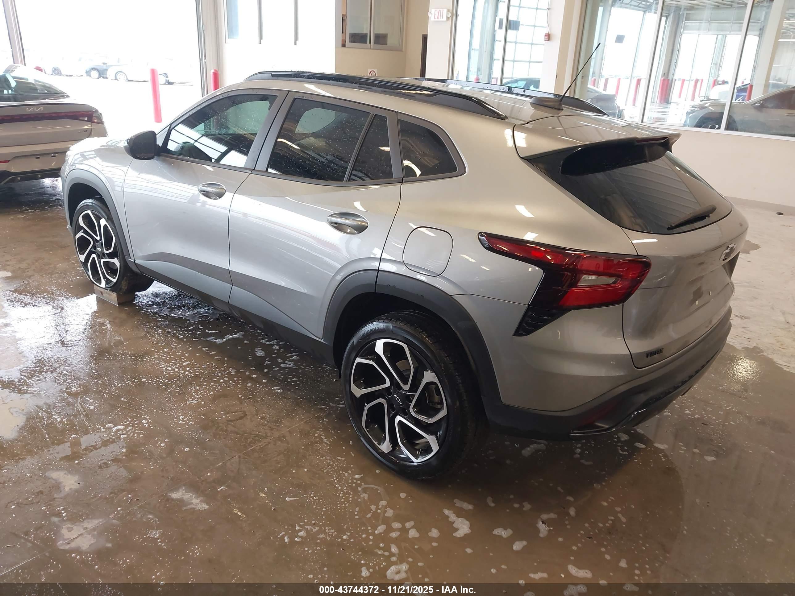 CHEVROLET TRAX image 3